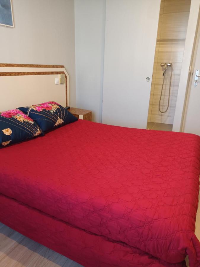 Hotel Azur Montmartre Parigi