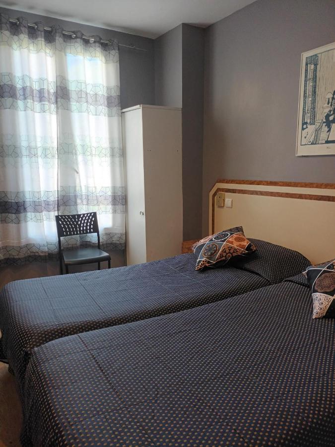 Hotel Azur Montmartre Parigi