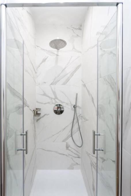 Architect S Designer Studio Walking Distance To The Eiffel Tower