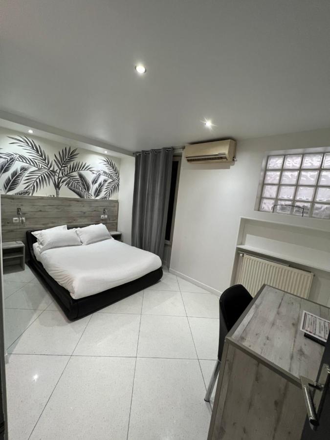 Modern's 3*