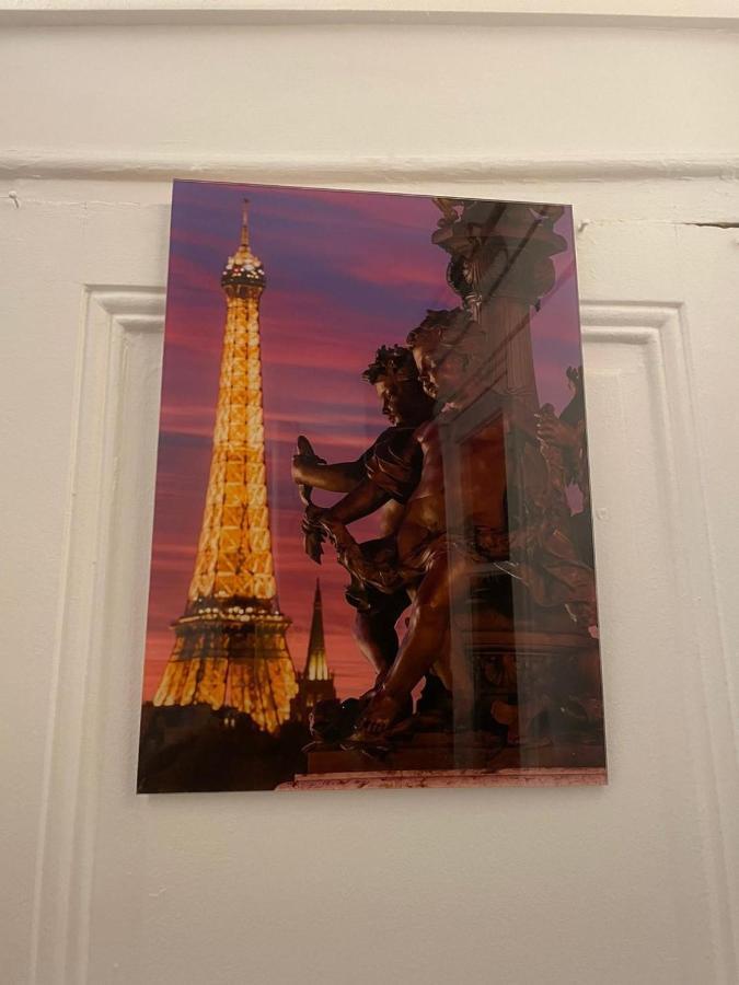 Situee A 14min A Pieds De La Tour Eiffel *