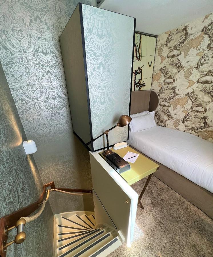 Hotel Du Continent Paris