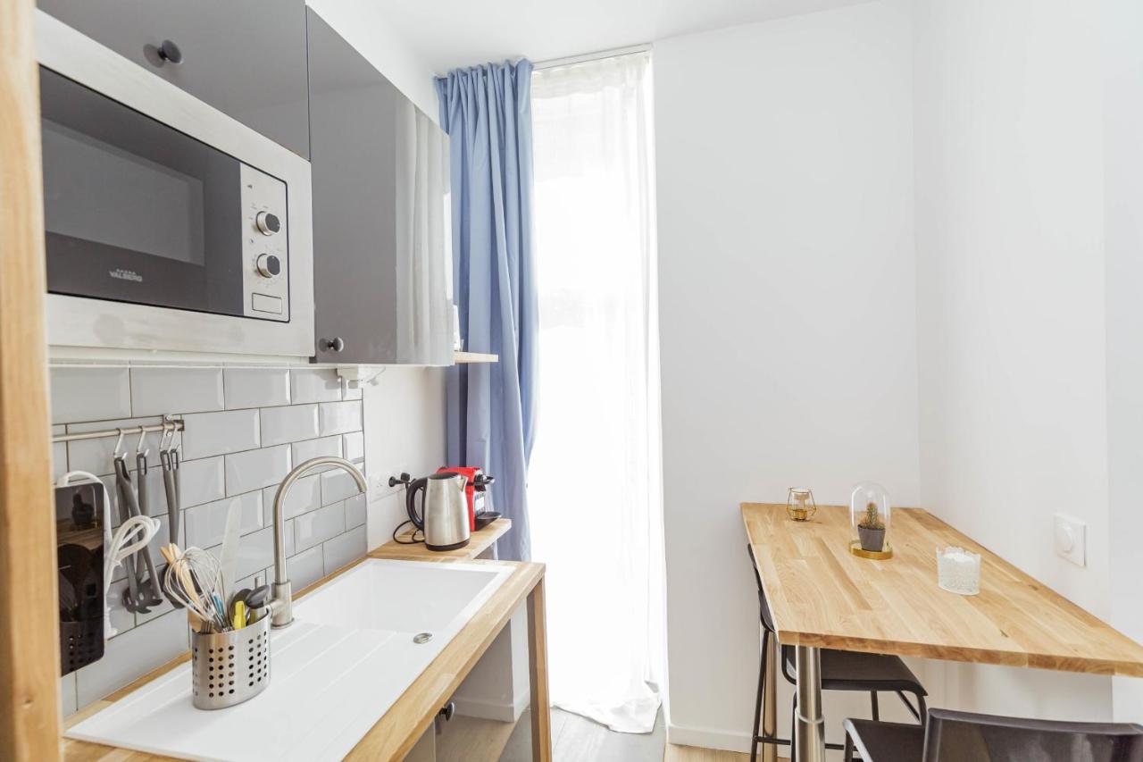 23 M Bright And Renovated Courtyard Side Apartment Paris