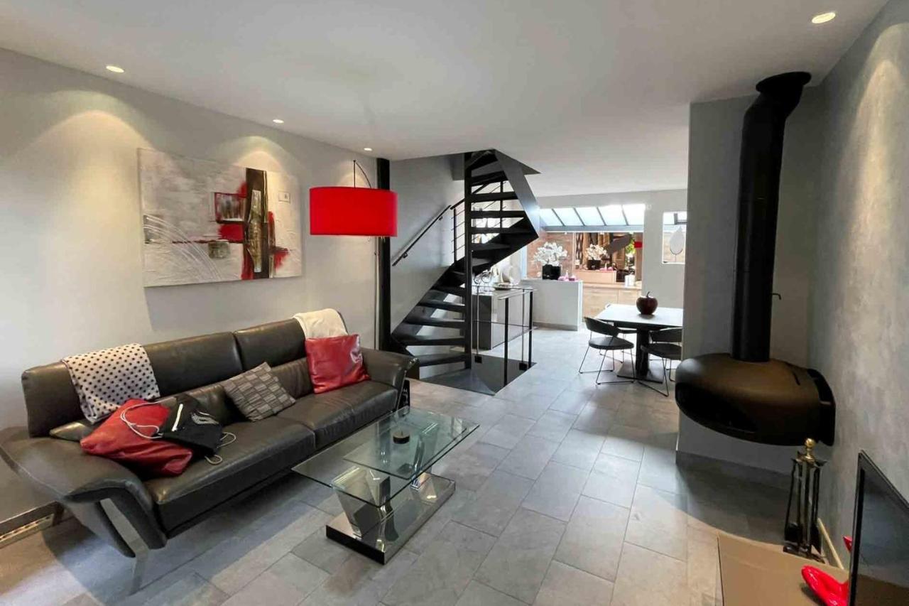 Charming Townhouse With Garden In The Of *