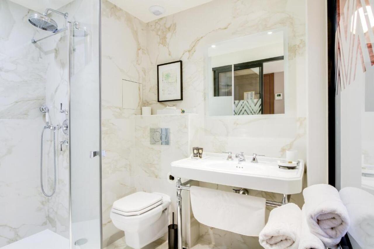 Mom'art Hotel 4*