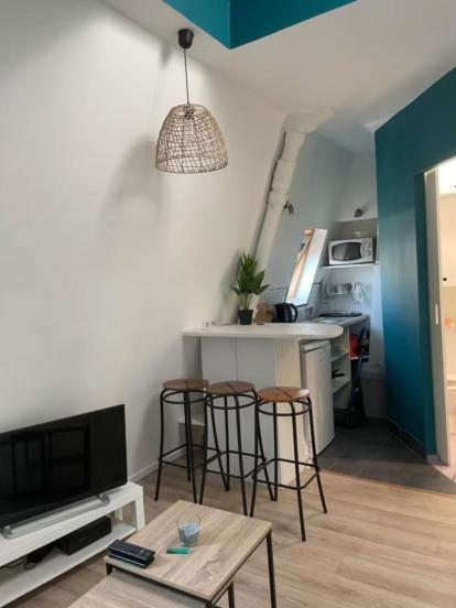 Studio Calme Et Refait à Neuf Appartamento Parigi
