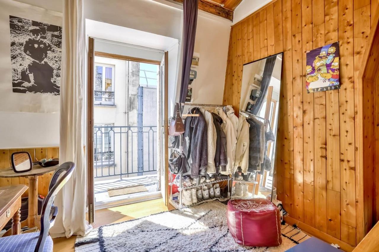Mezzanine Studio In The 20th District