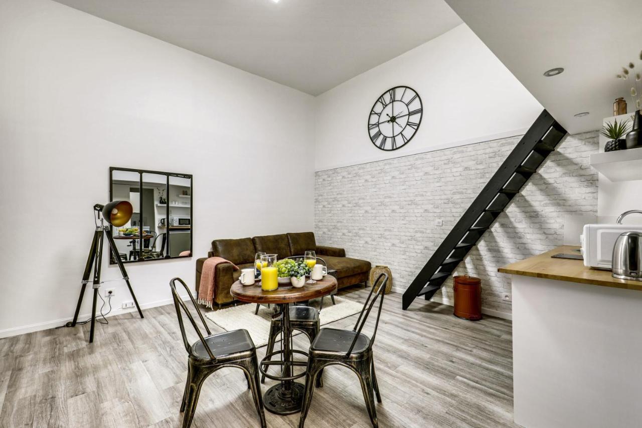 Modern French Studio In *