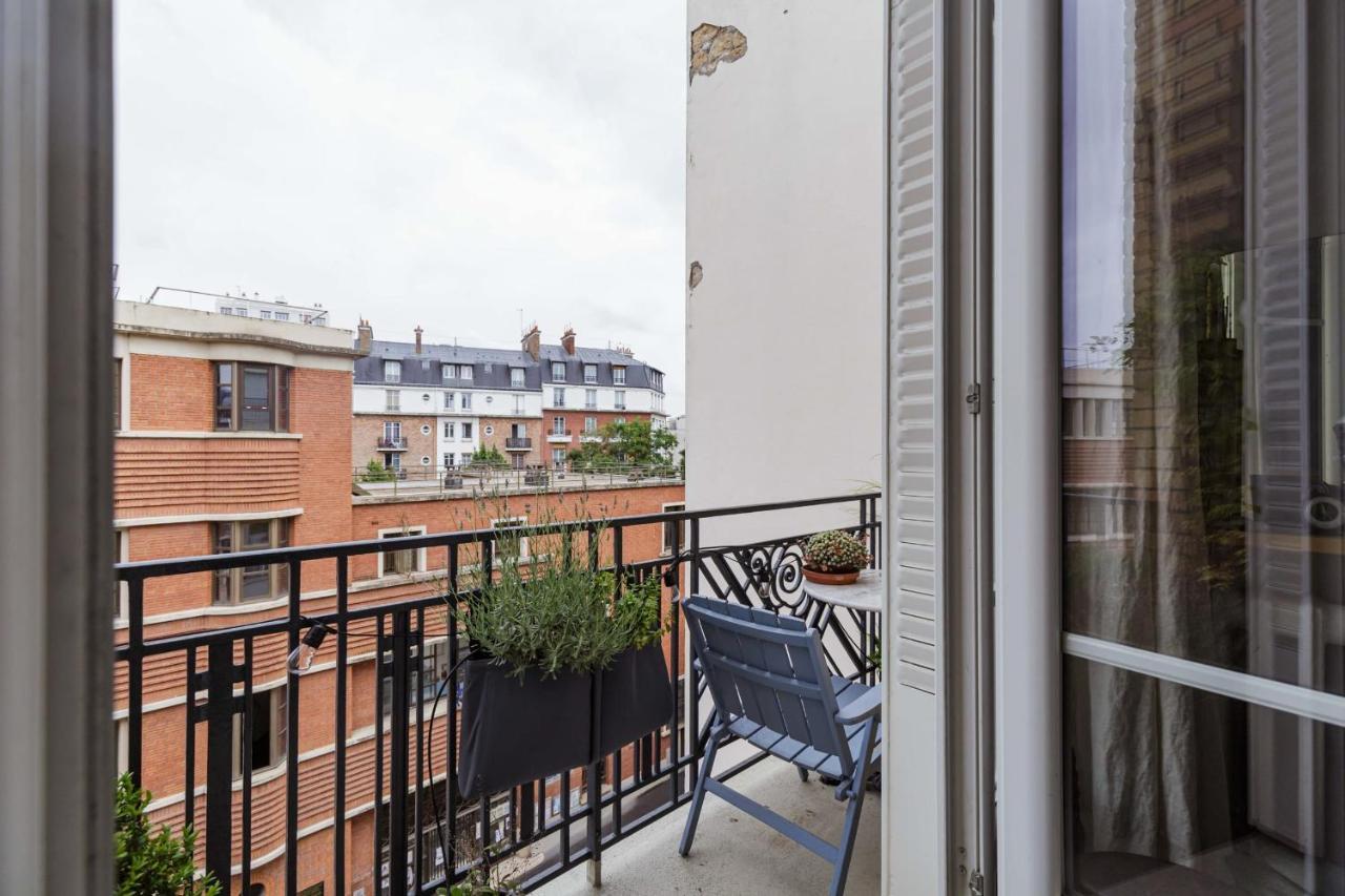 Comfy 31 M For 2 Well Decorated With Balcony