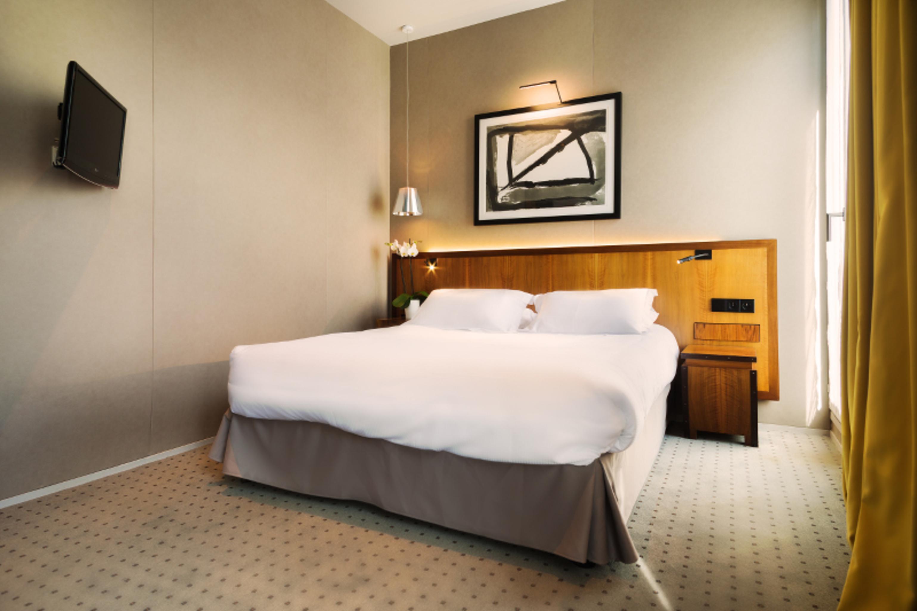 Chateaudun Opéra Hotel 3*