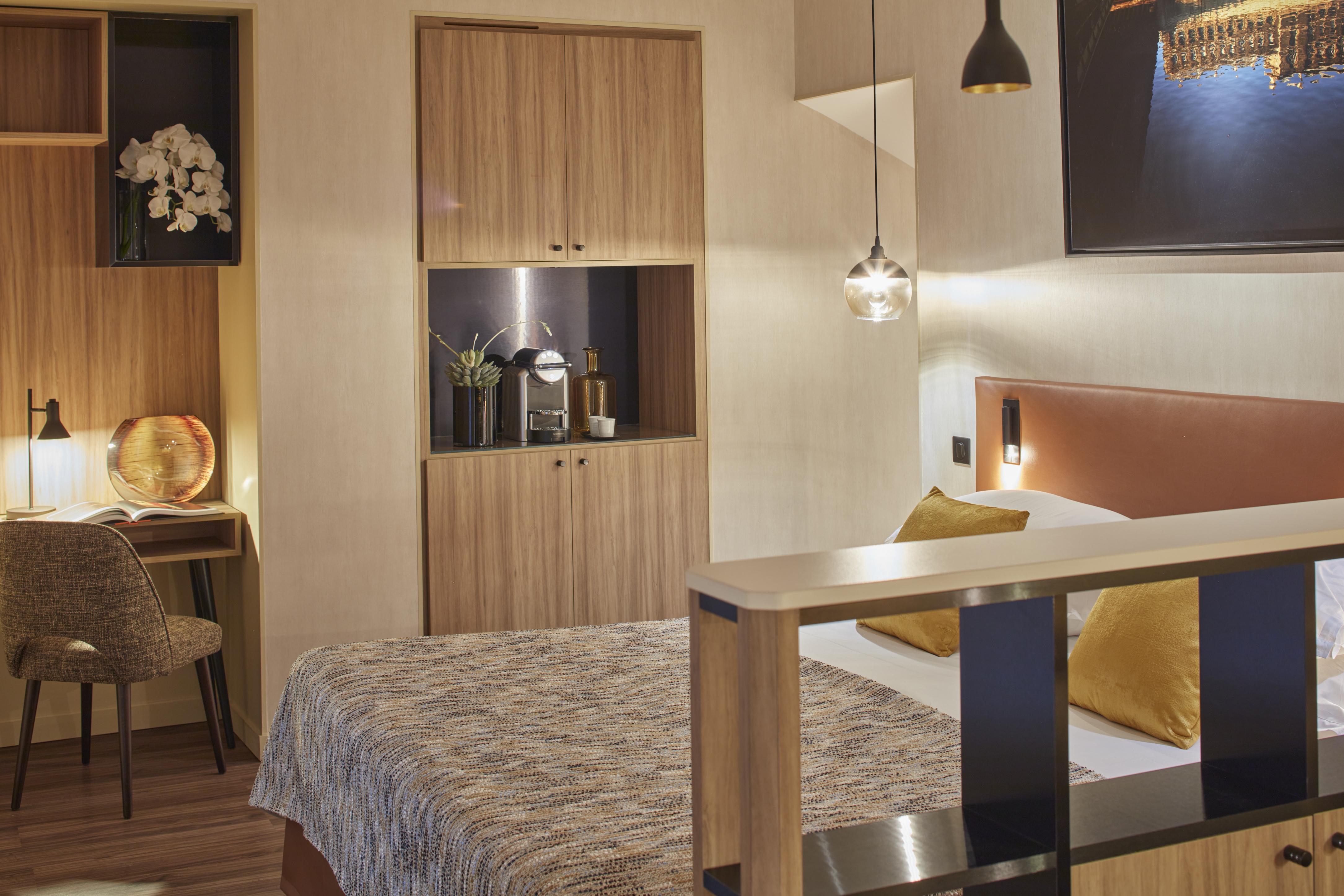 Hotel Atmospheres Paris