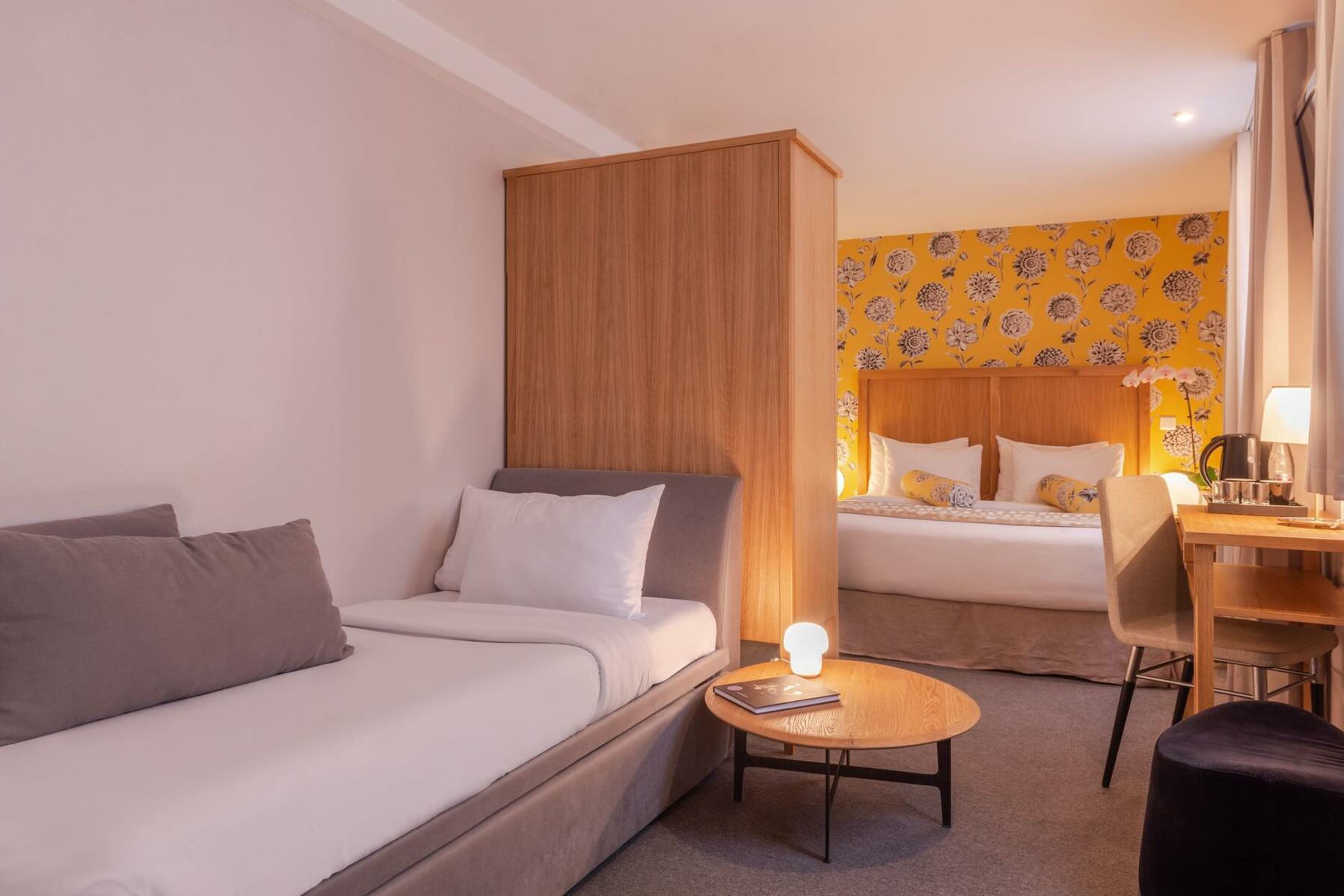 29 Lepic Hotel