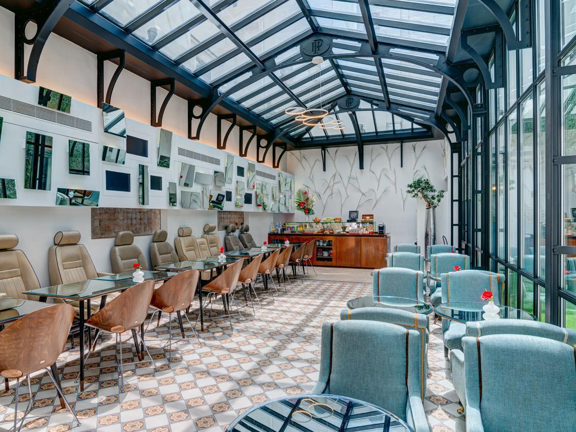 Joyce - Astotel Hotel Paris