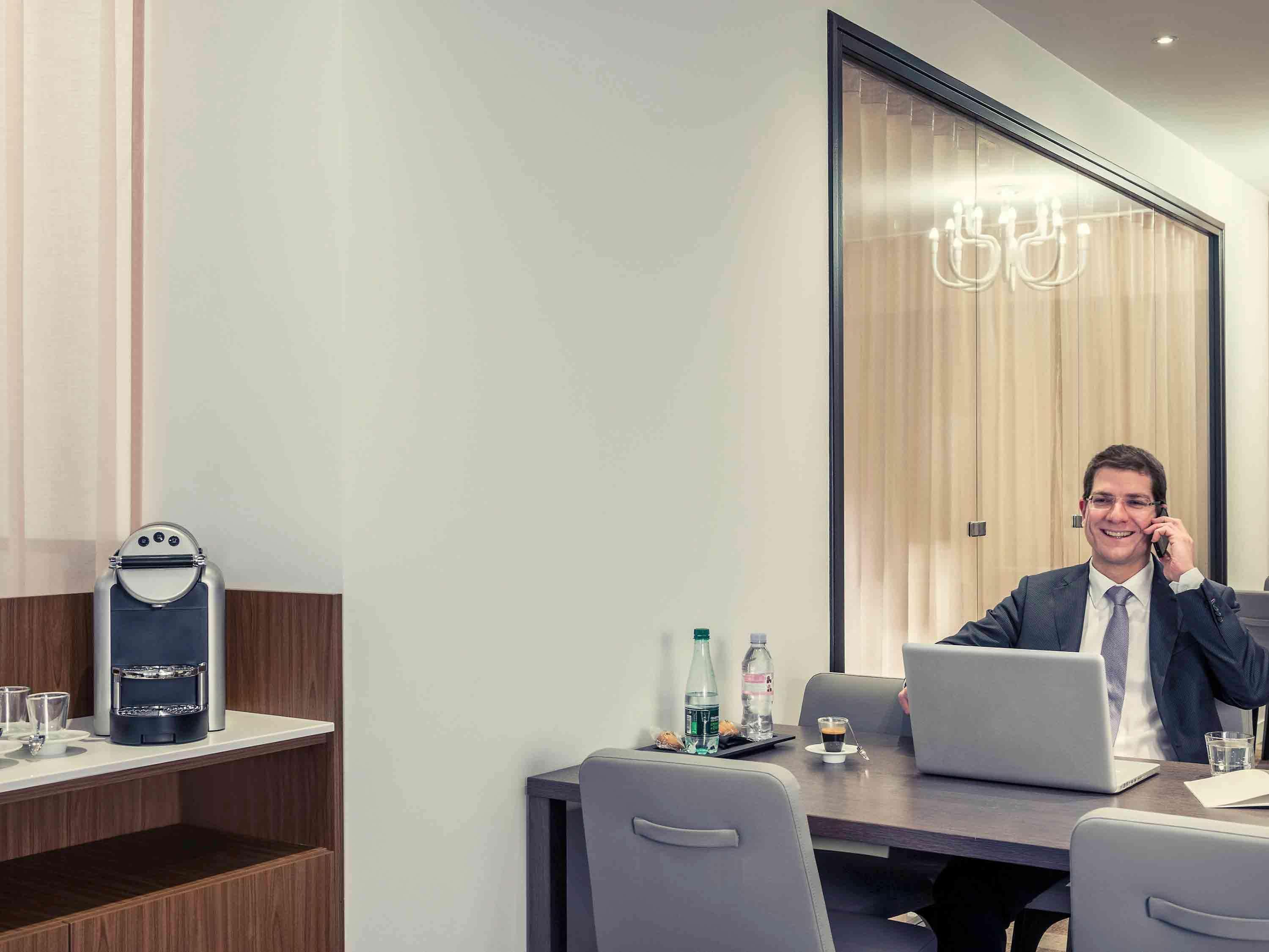 Mercure Montmartre Sacré Coeur Hotel