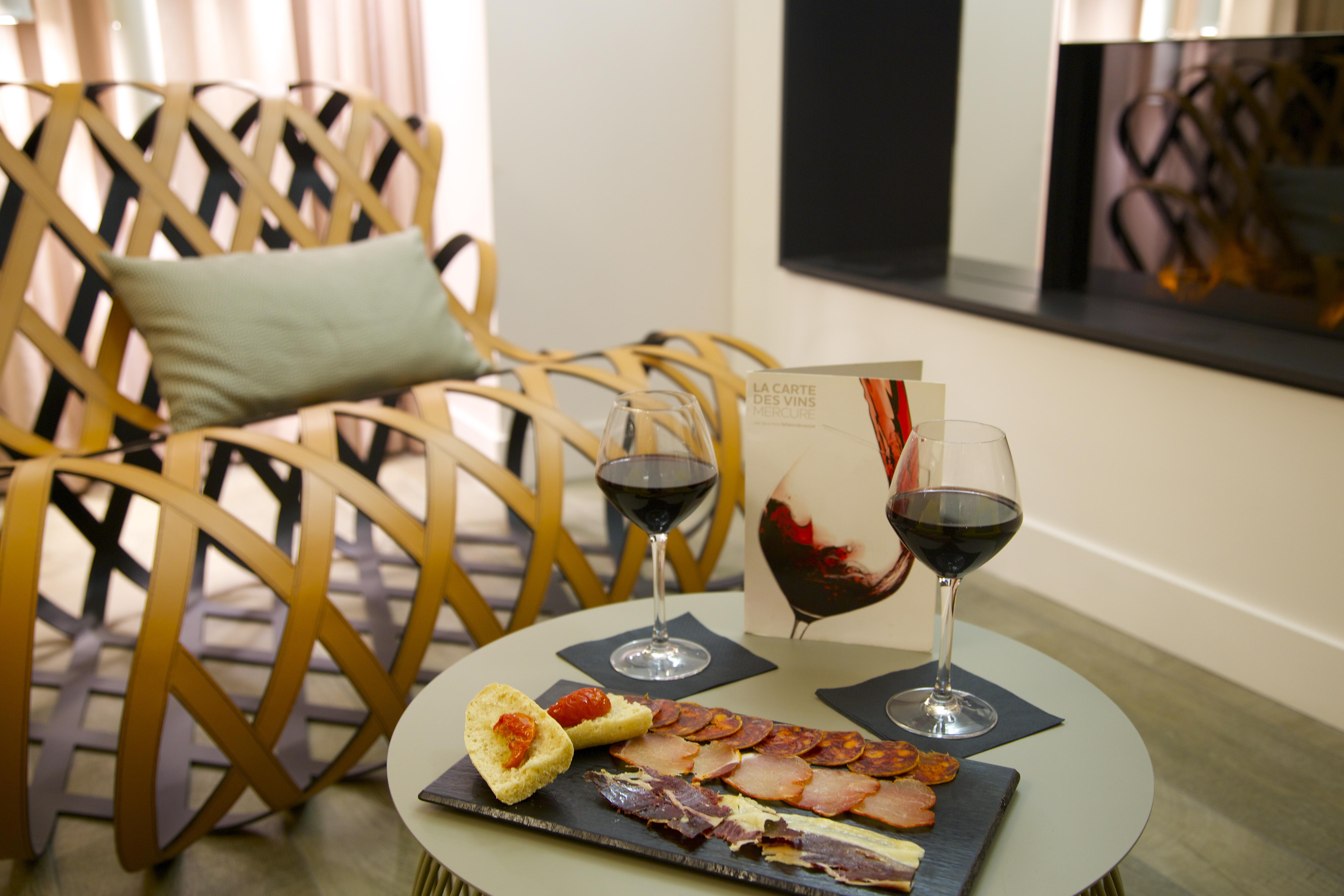 Mercure Montmartre Sacré Coeur Hotel 4*