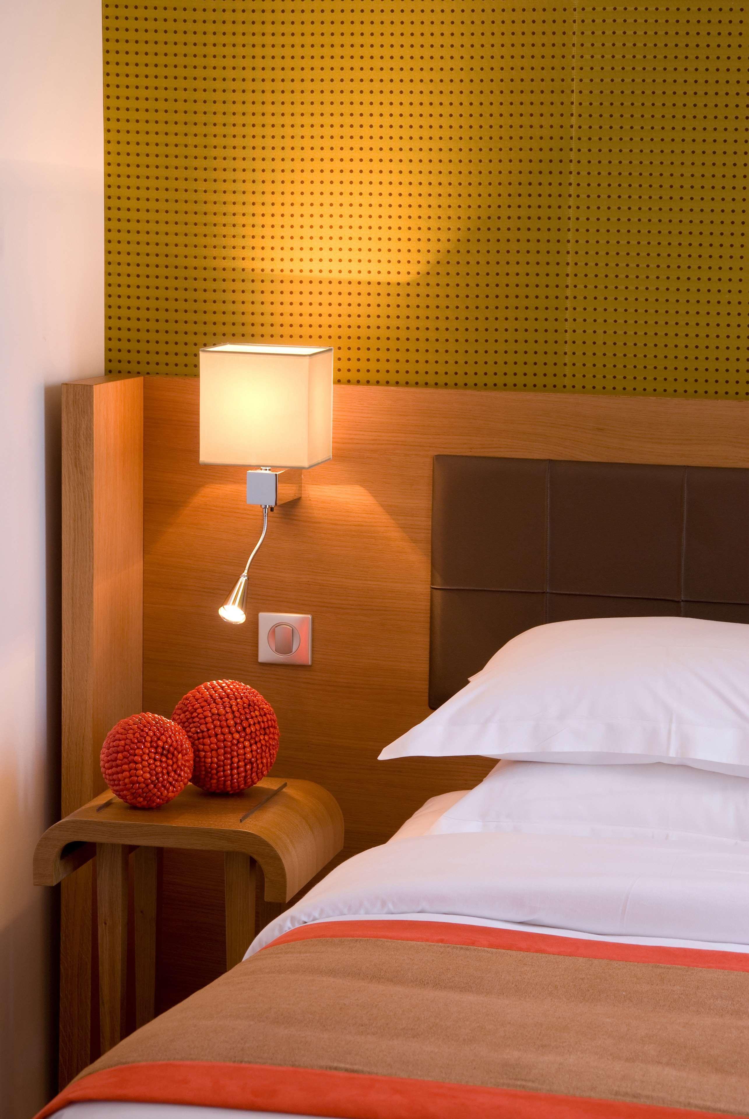 Le Six Hotel 4*