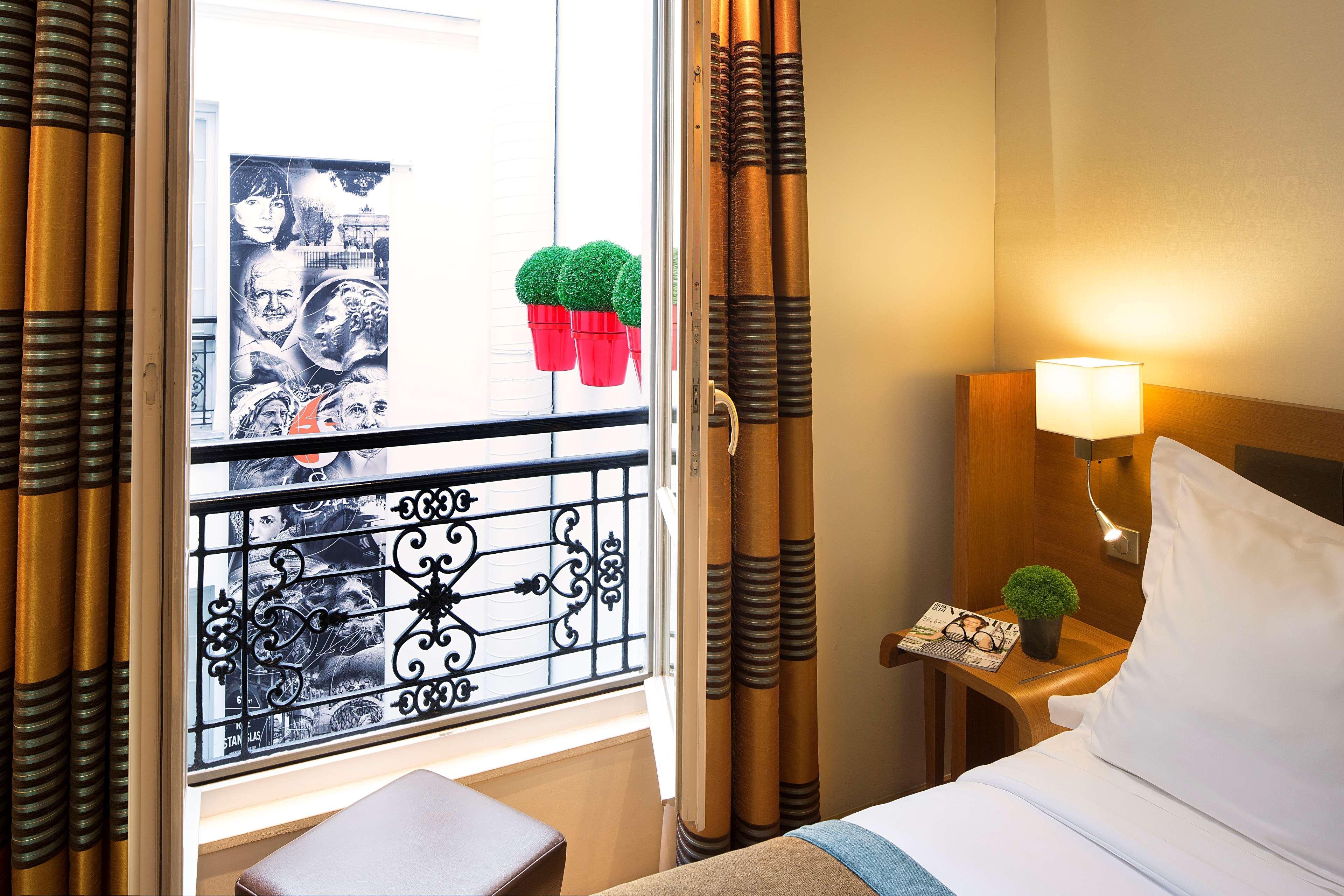 Le Six Hotel 4*
