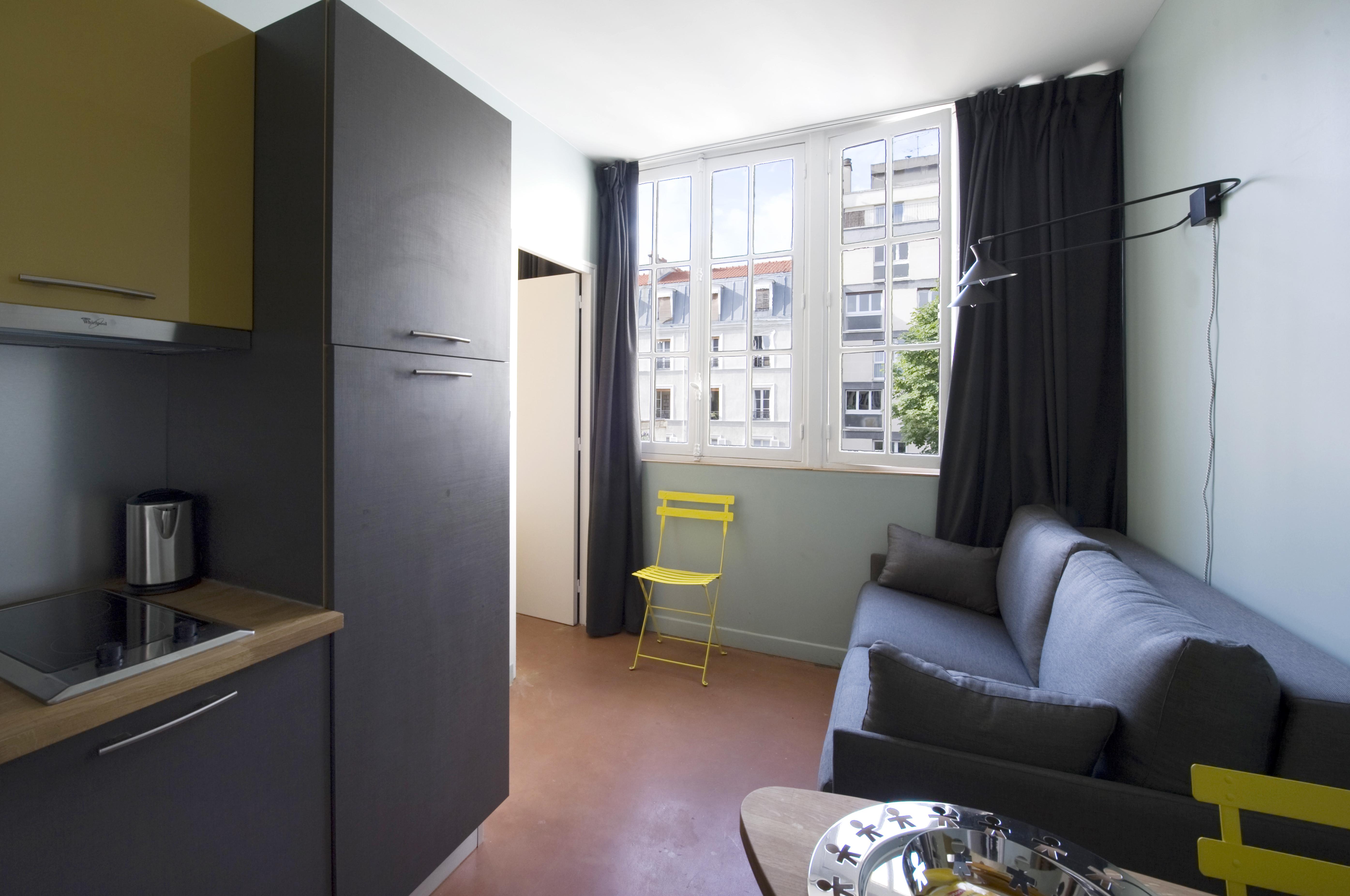 Helzear Montparnasse