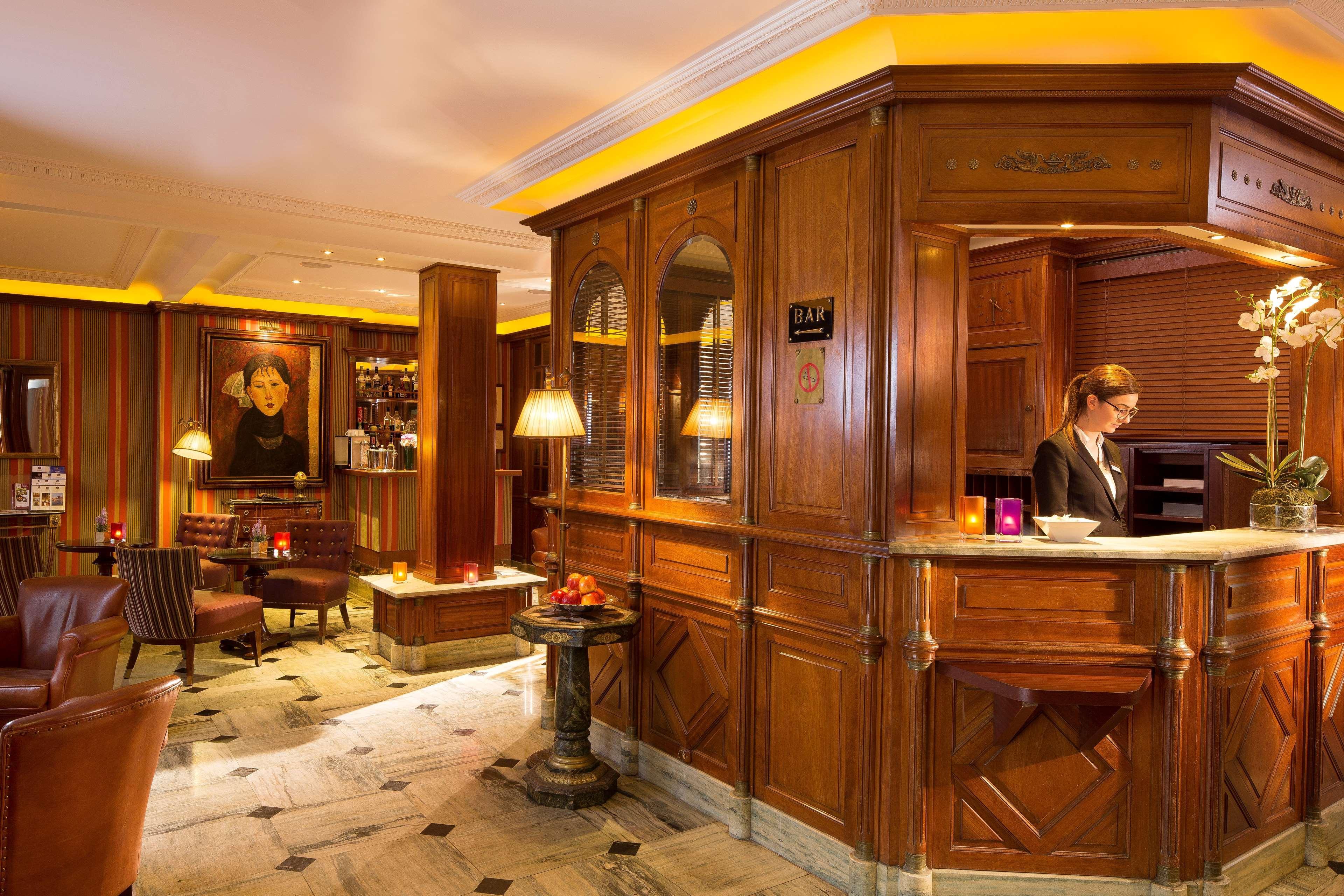 Western Premier Trocadero La Tour