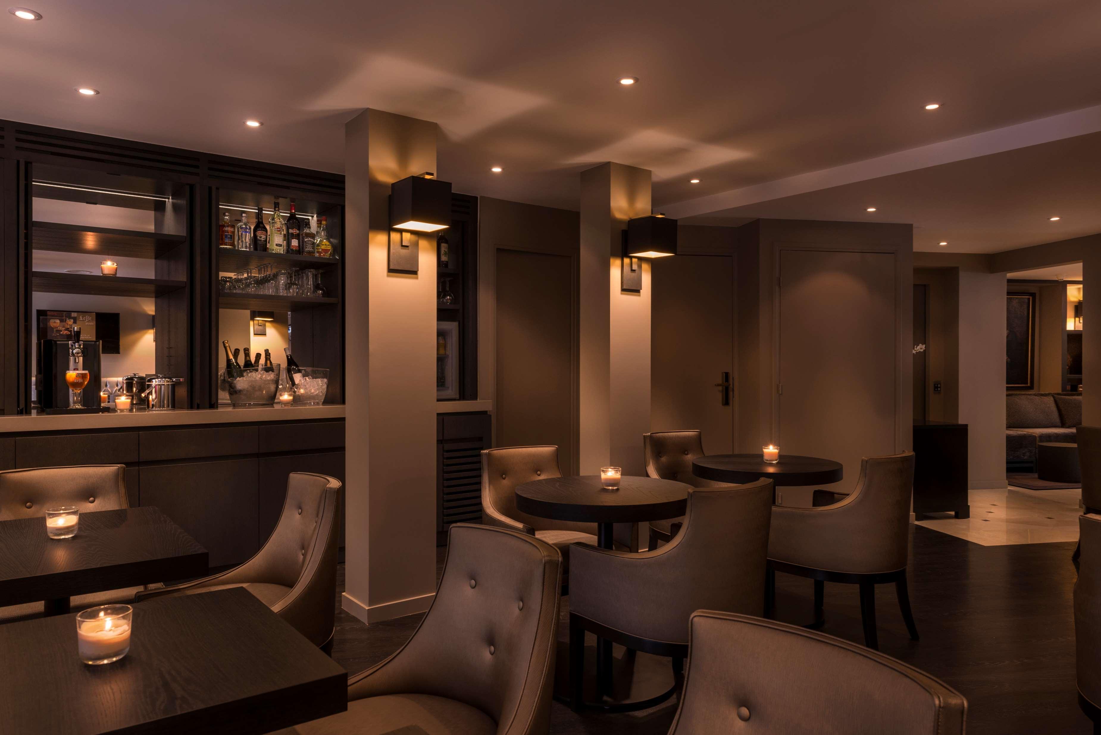 Hotel La Des Ternes 4*