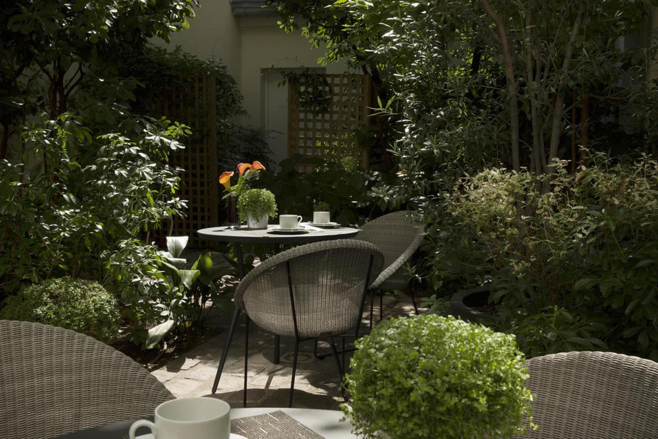 Hotel A La Des Artistes Parigi