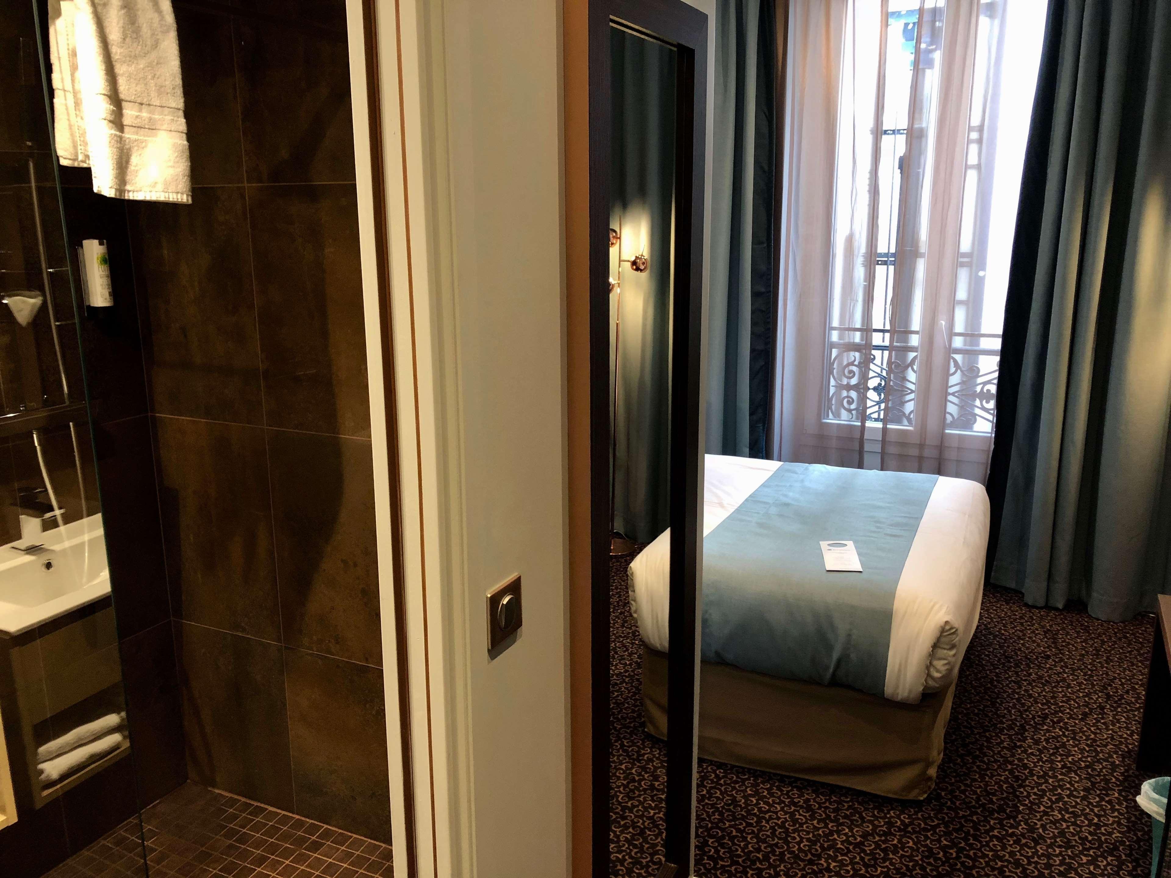 Western Empire Elysees Hotel 3*