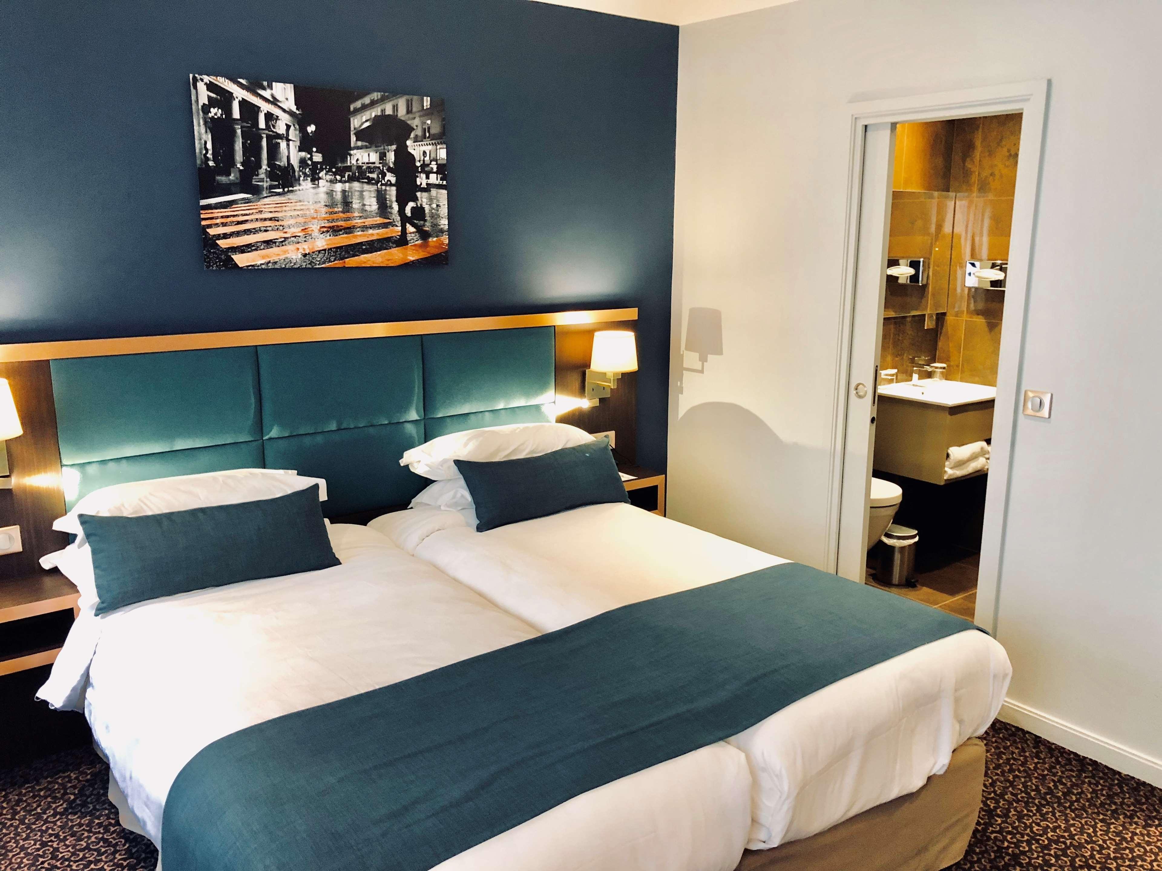 Western Empire Elysees Paris
