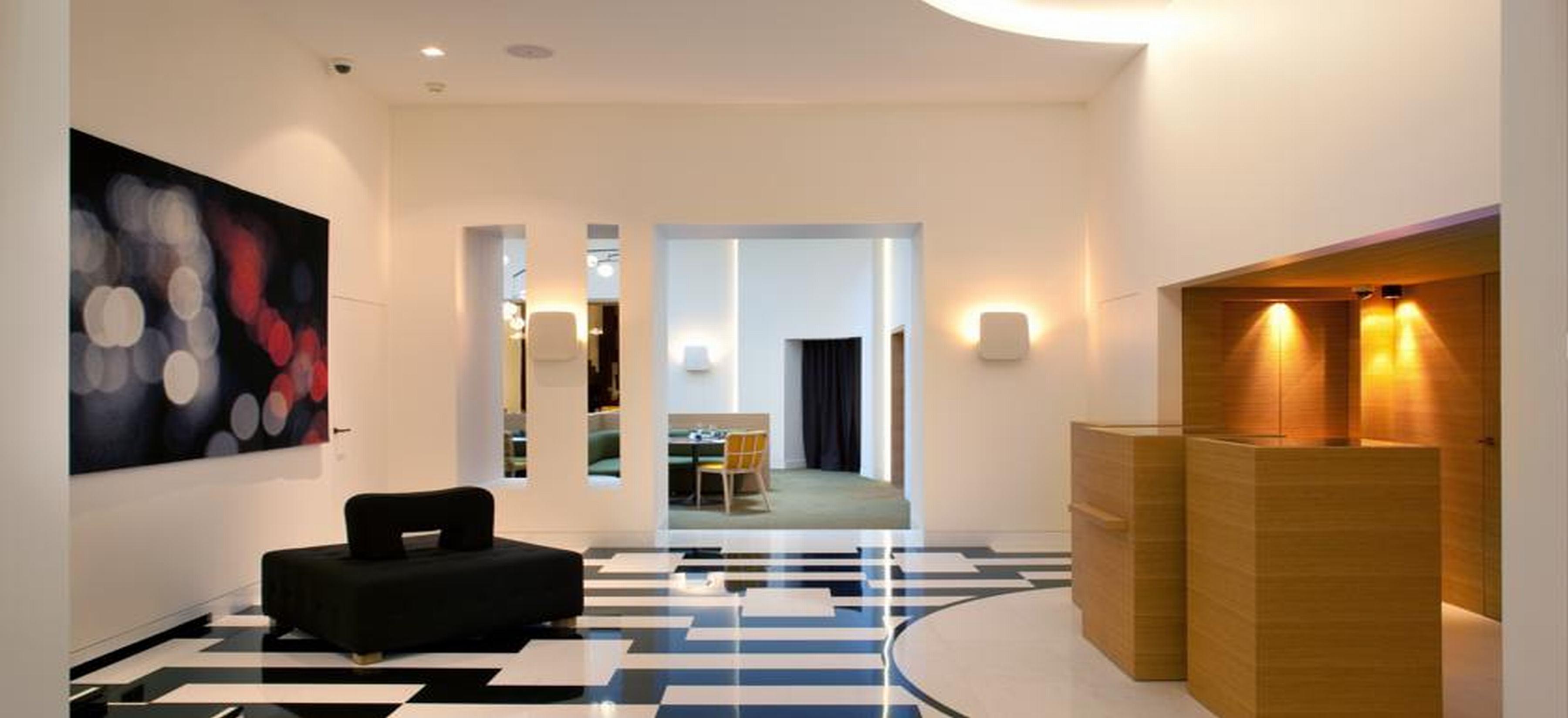 Marignan Champs-elysées 5* Parigi