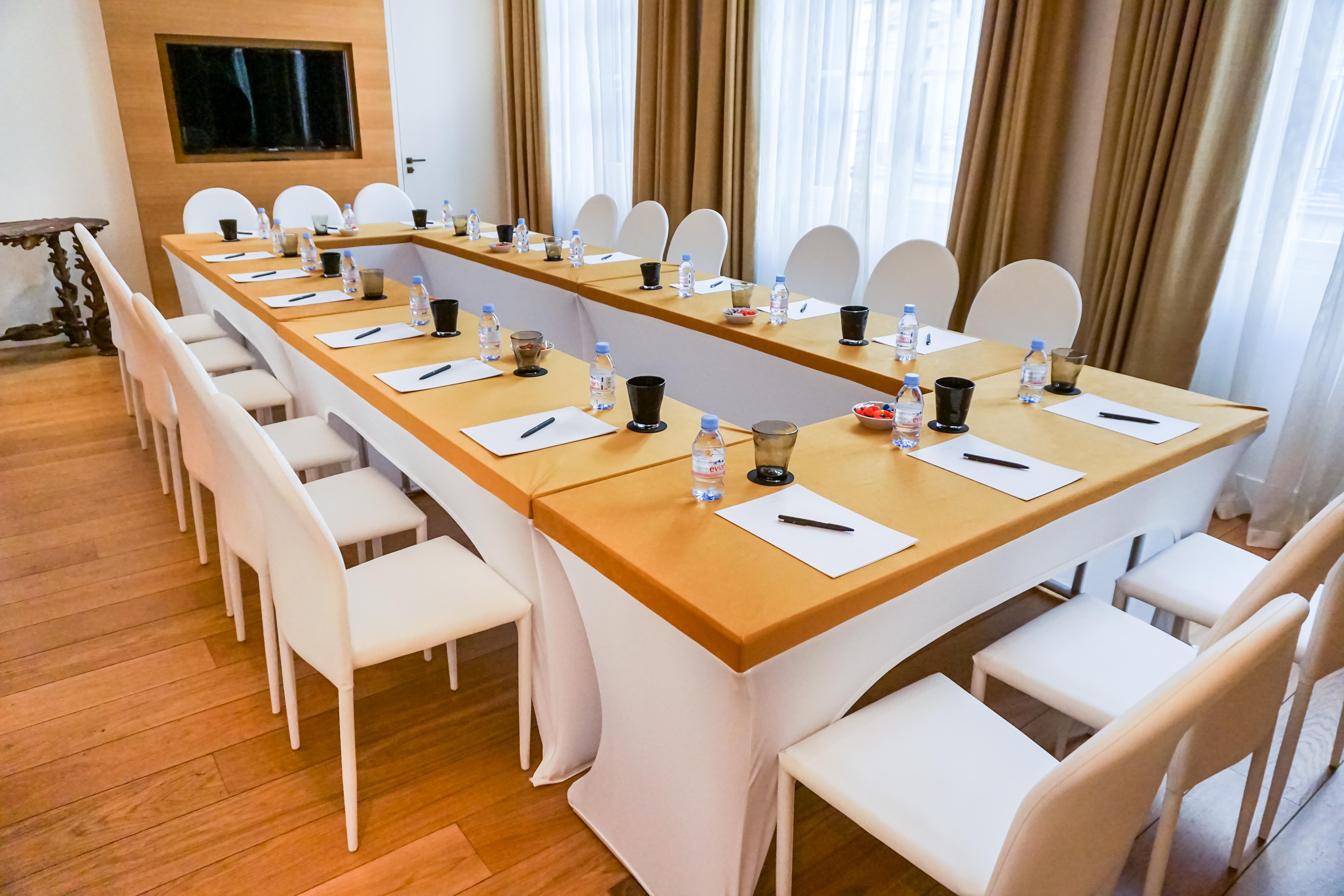 Marignan Champs-elysées Hotel 5*