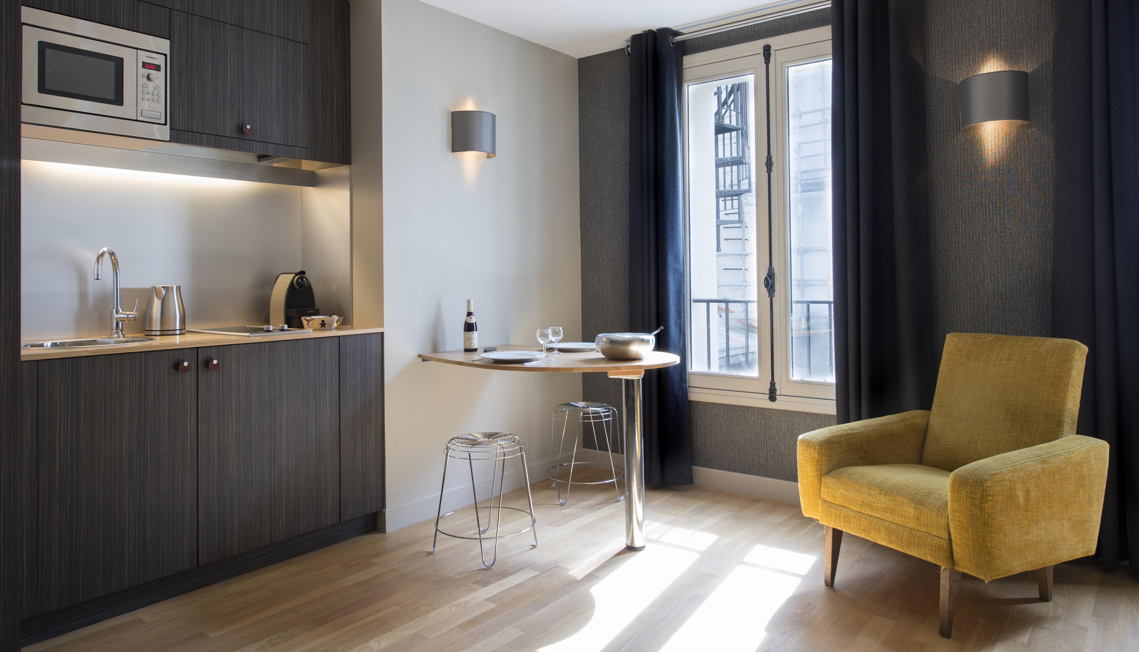 Suites&hôtel Helzear Champs-elysées Hotel 4*