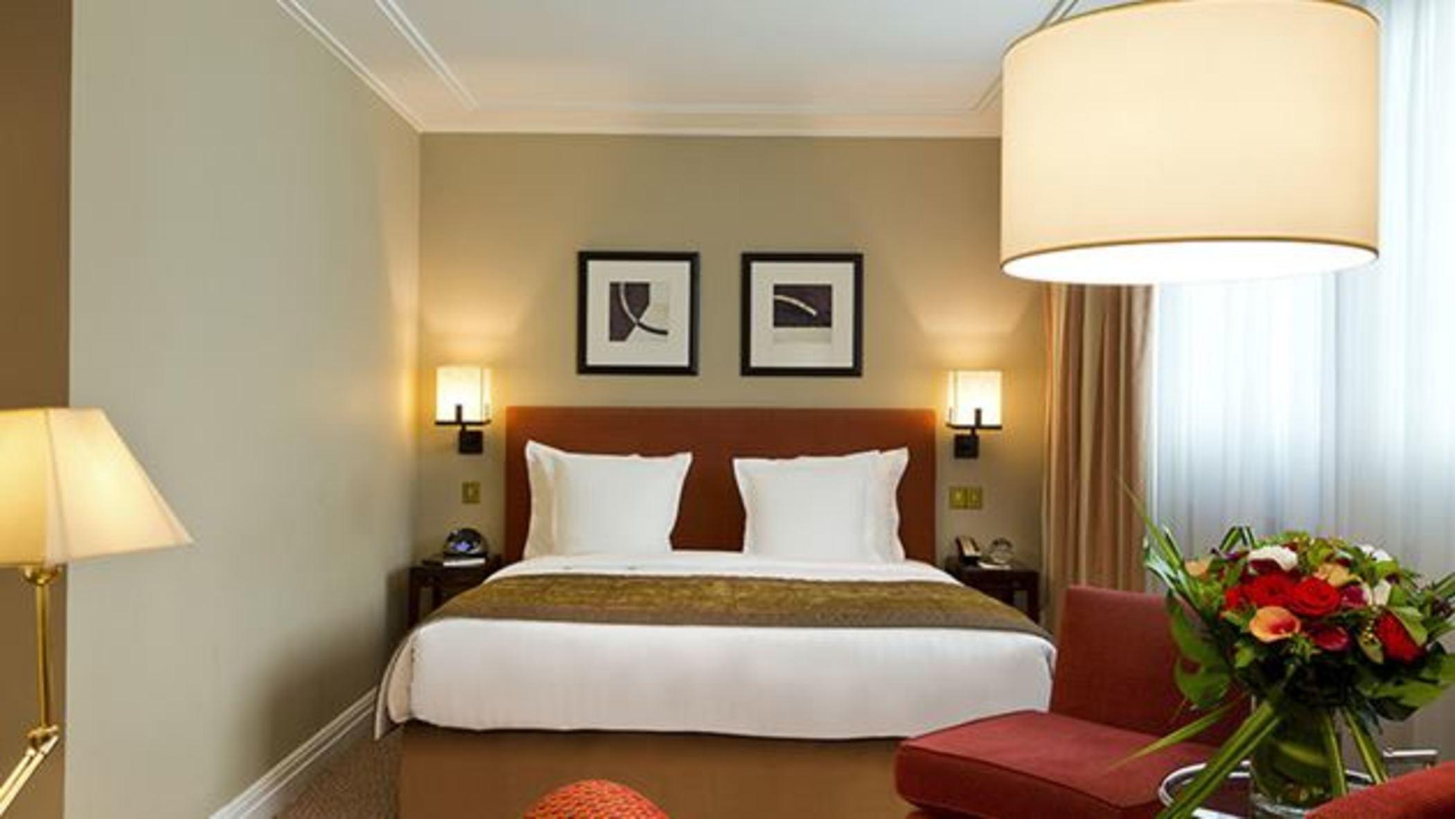 Warwick Champs-elysees Hotel 4*