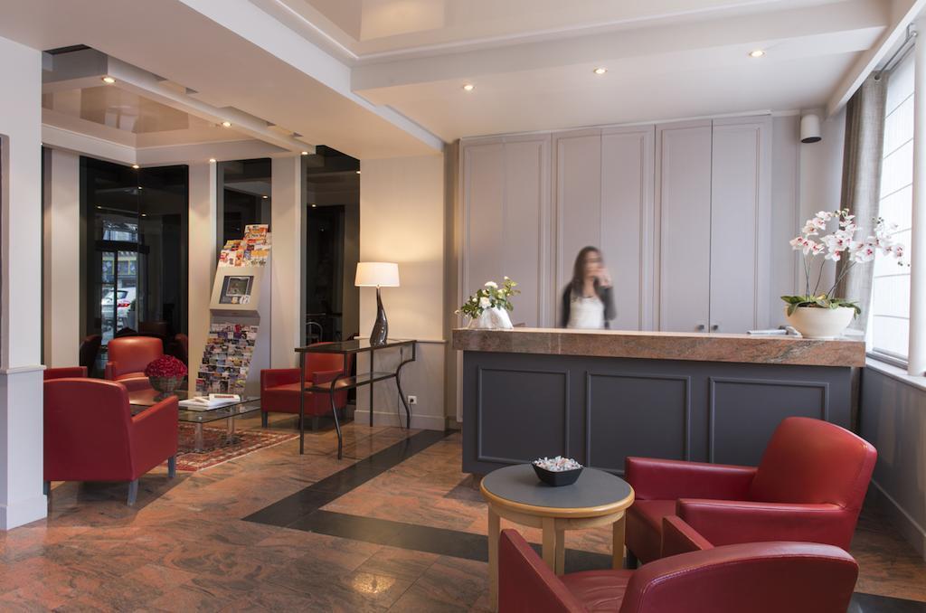 De Genève 3*