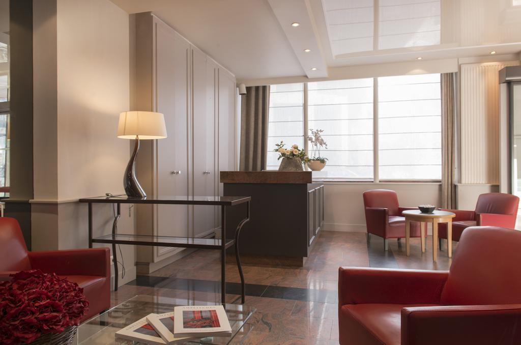 De Genève 3*