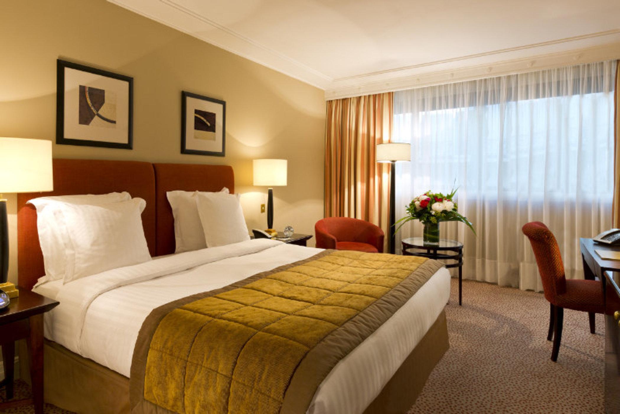 Warwick Champs-elysees Hotel 4*