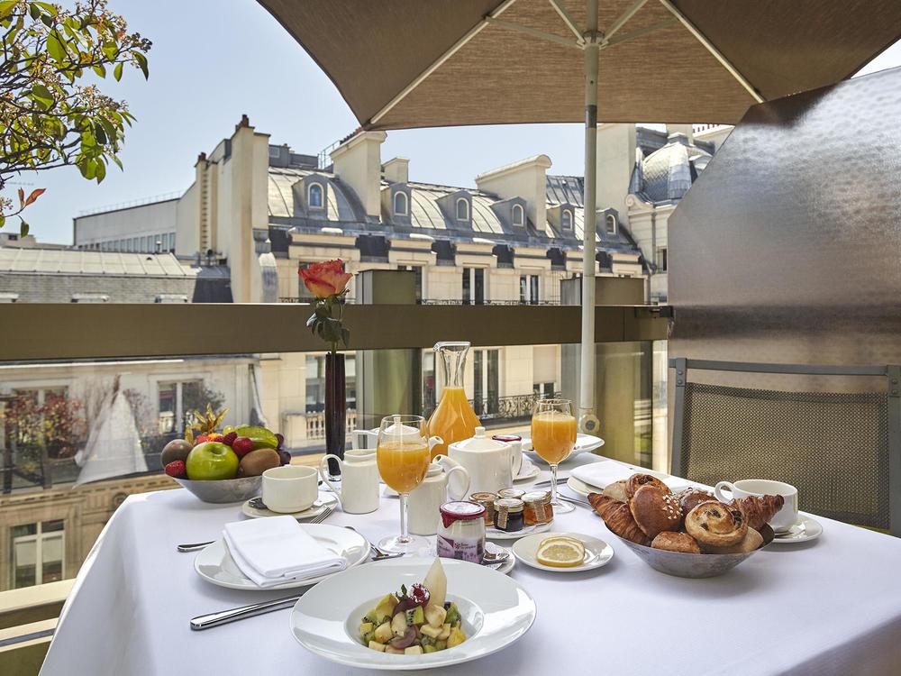 Warwick Champs-elysees Hotel 4*
