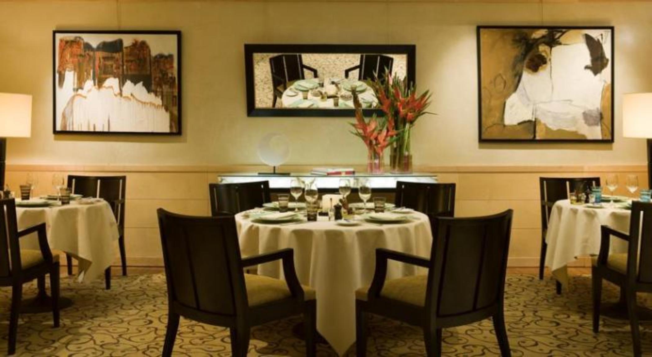 Hotel Warwick Champs-elysees 4*