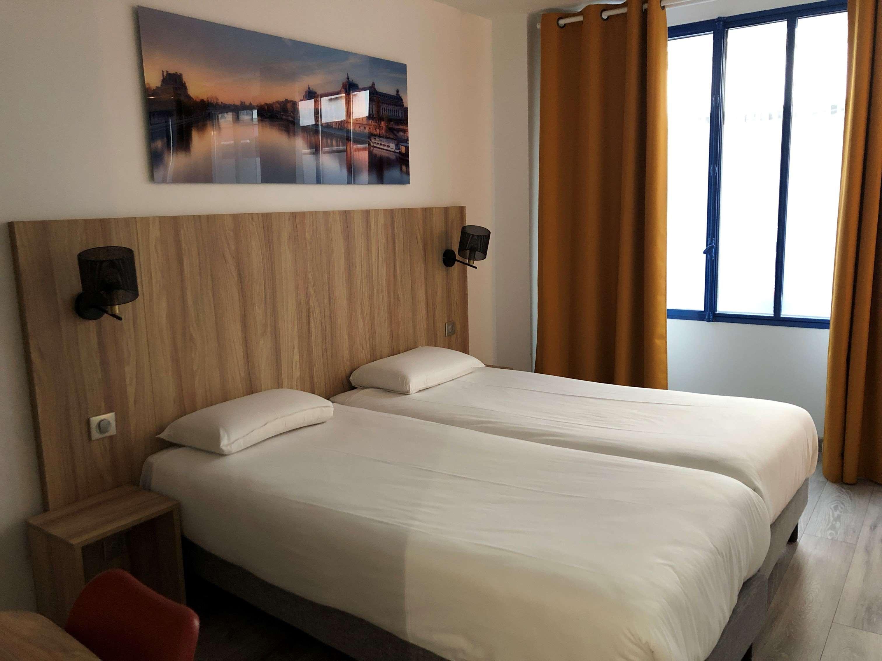 Hotel Kyriad 10 - Canal Saint Martin - République Parigi