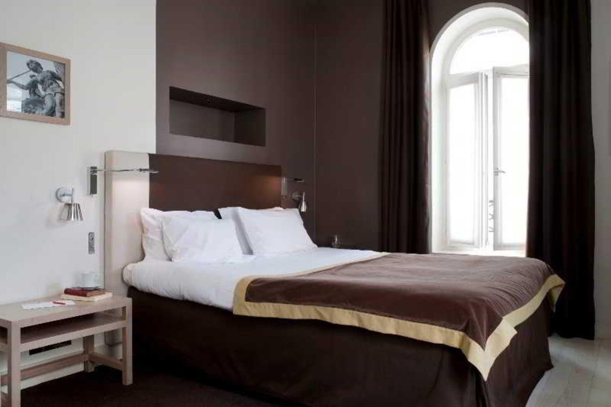 Nh Champs-elysees 4* Parigi