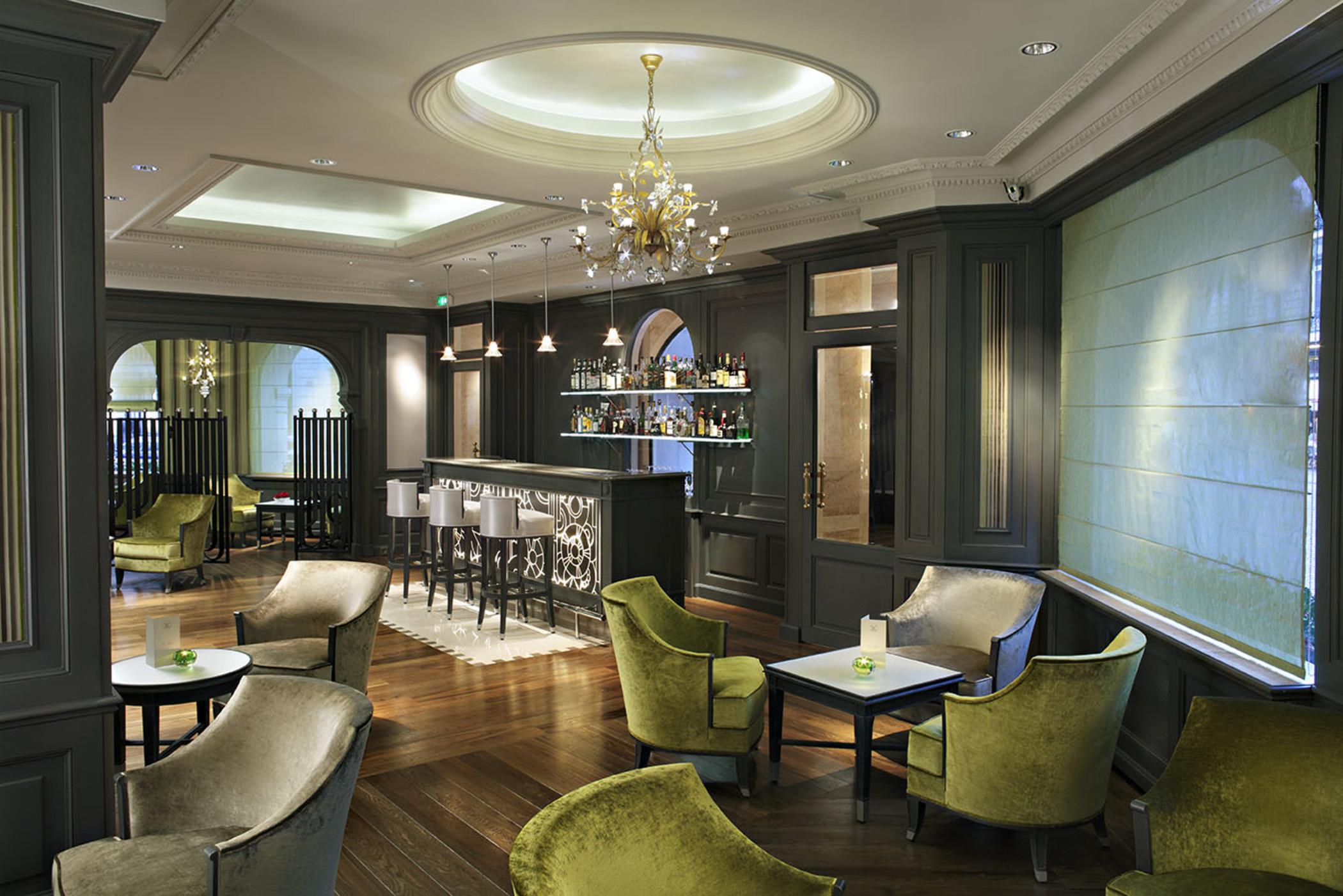 Chateau Frontenac 4* Paris