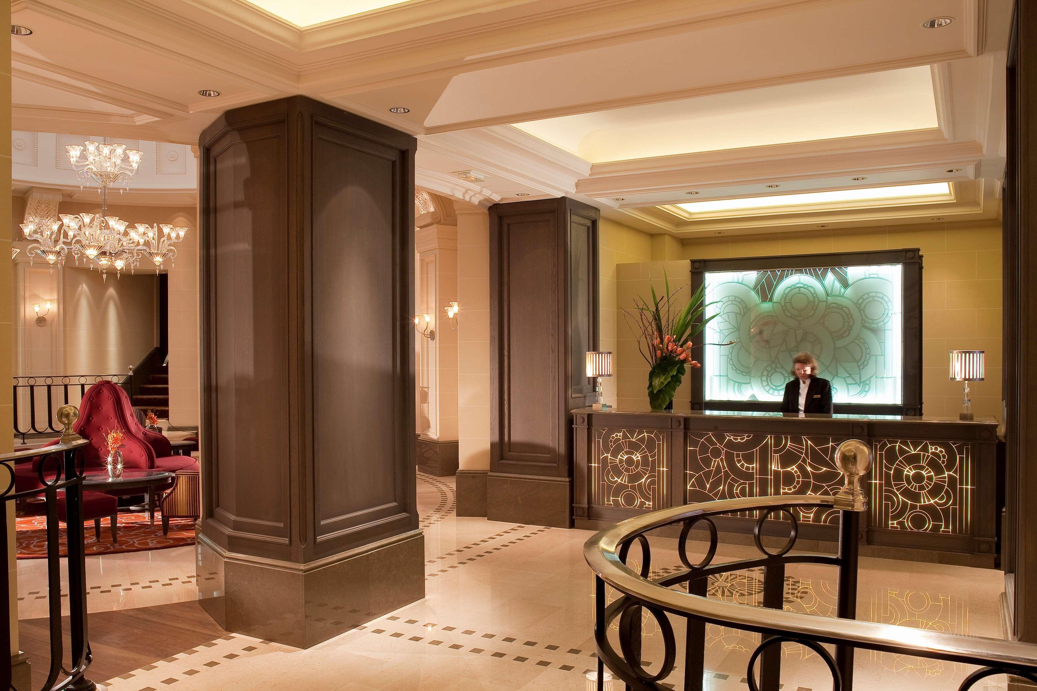 Chateau Frontenac 4* Paris
