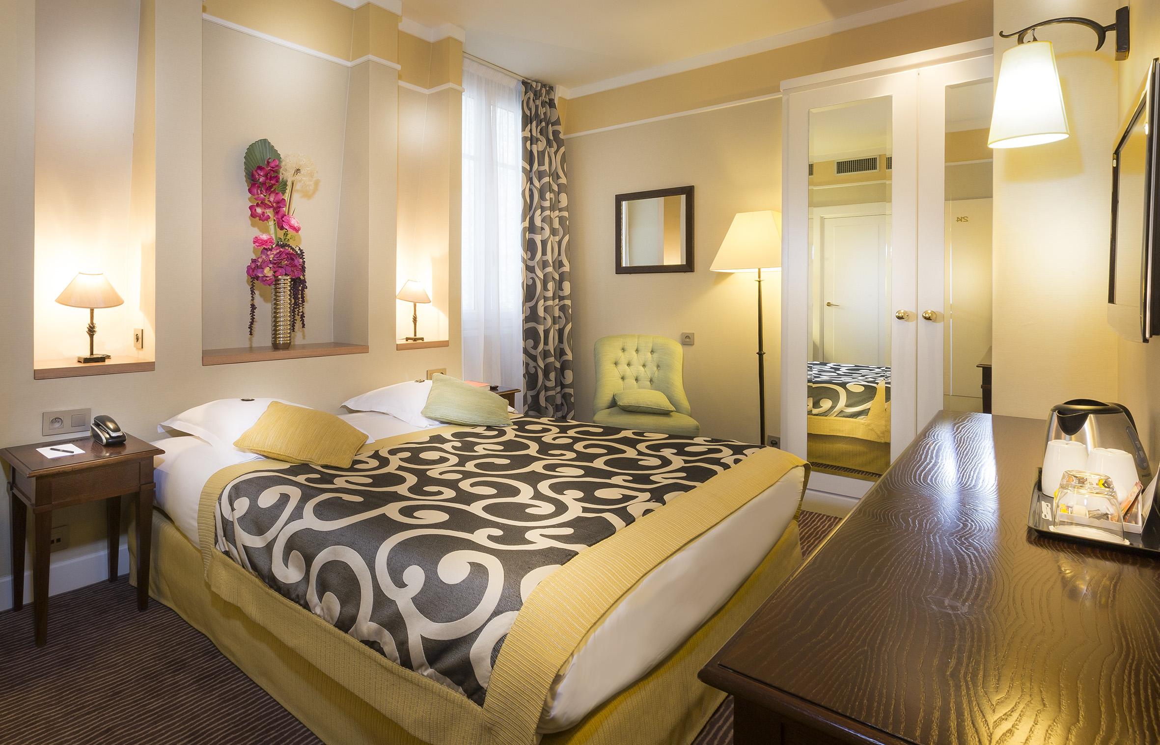 Du Bois Champs-elysées Hotel Parigi