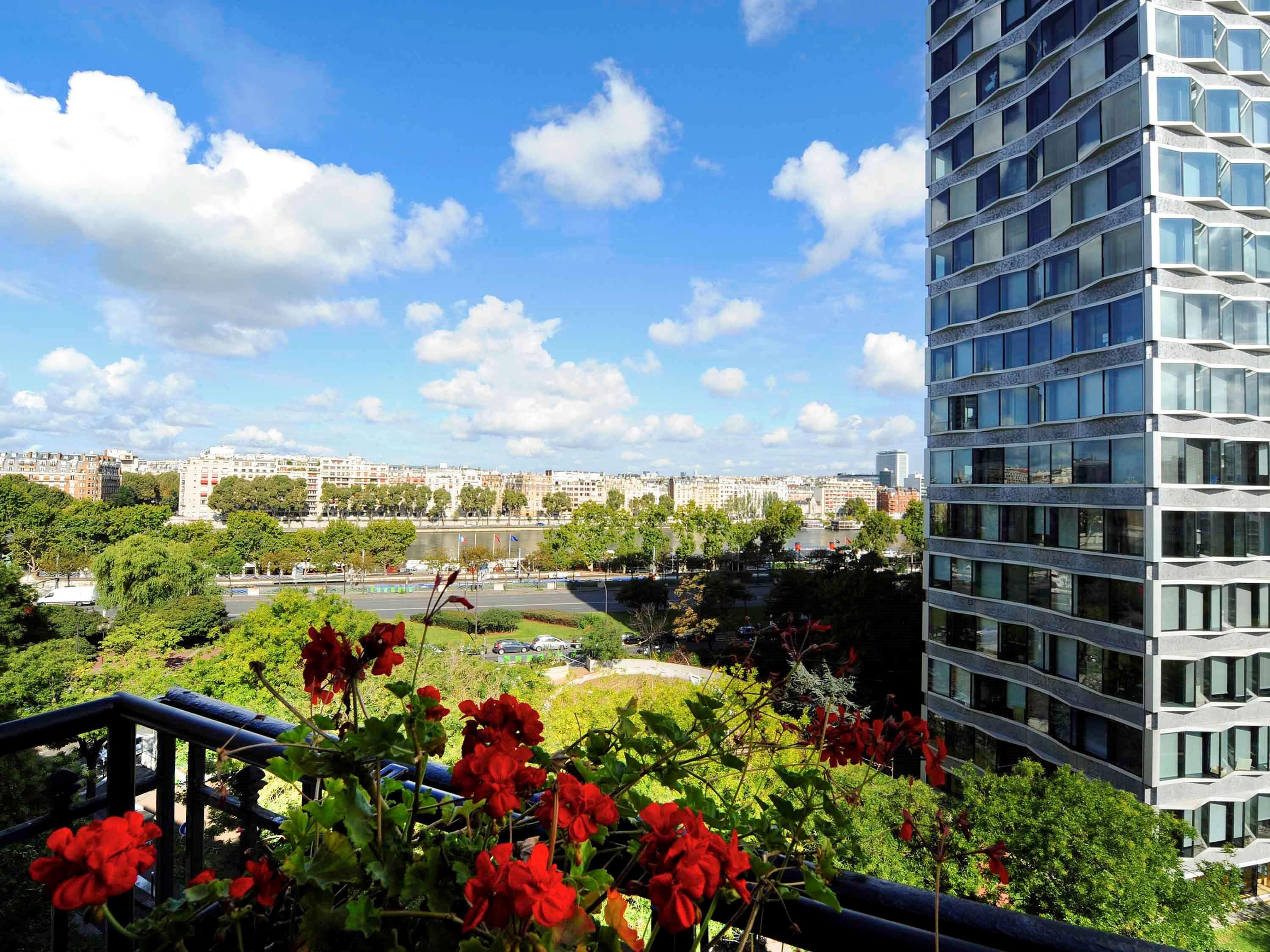 Mercure Tour Eiffel Pont Mirabeau