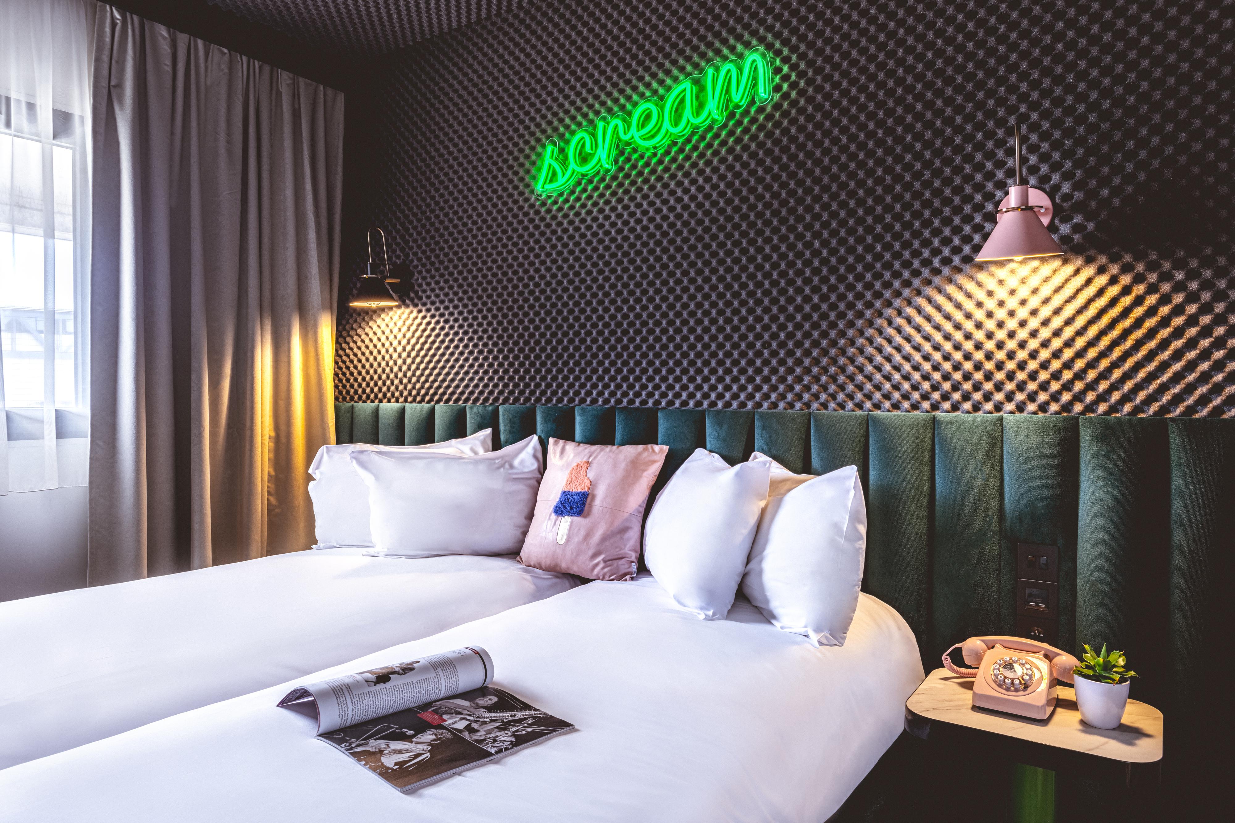 Hotel The Remix