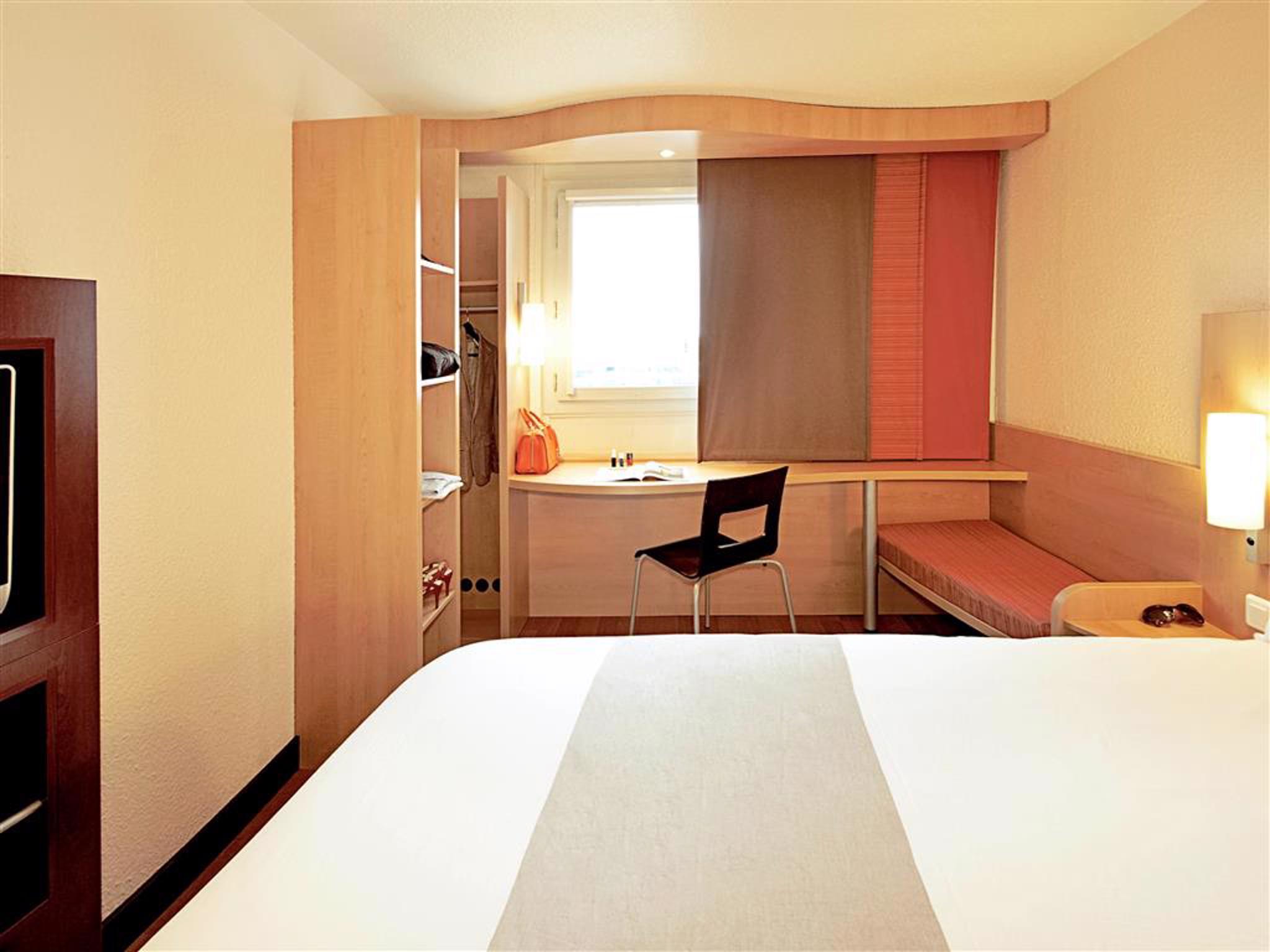 Ibis Ornano Montmartre Nord 18eme Hotel Paris
