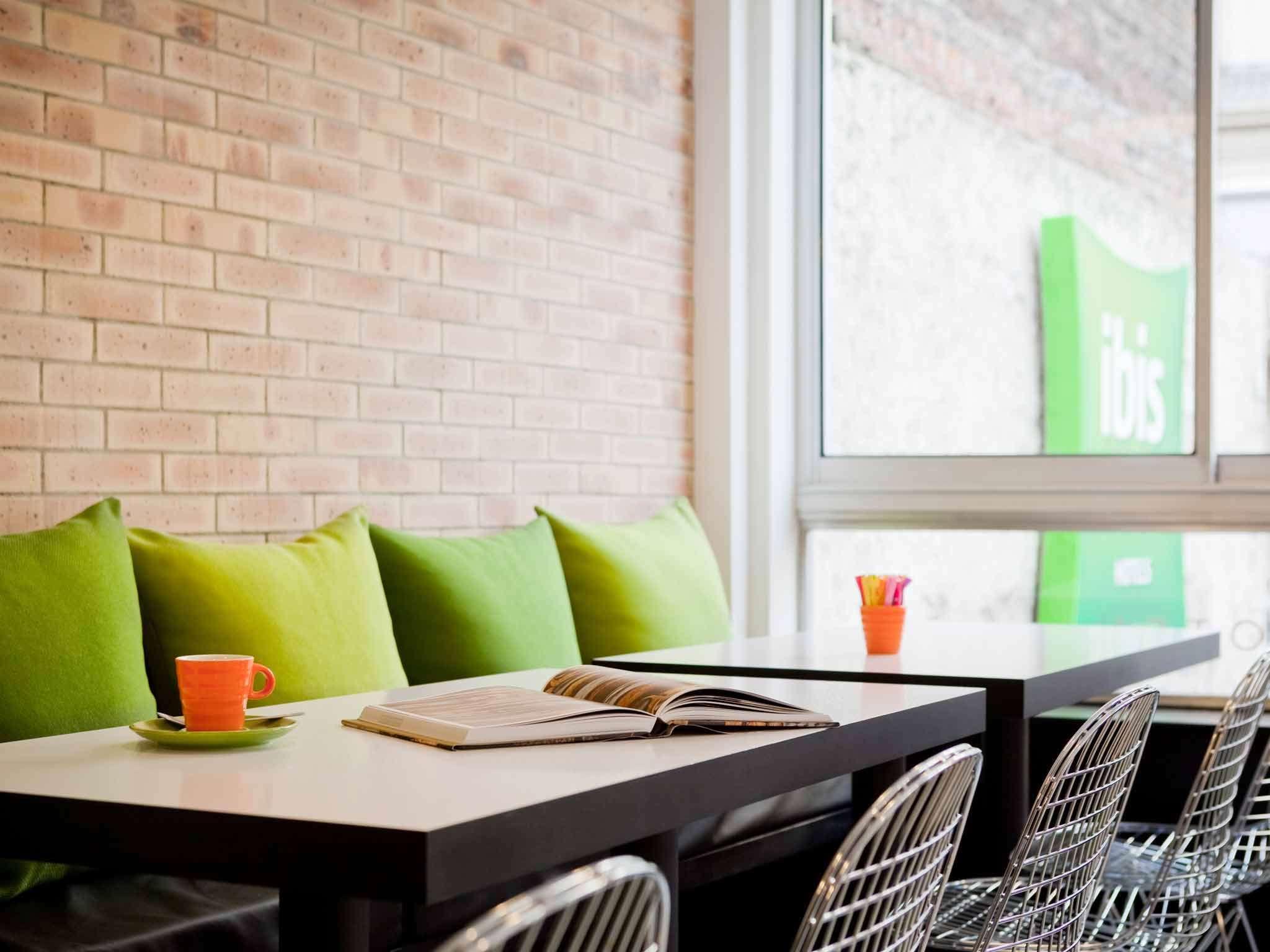 Ibis Styles Buttes Chaumont Hotel Parigi