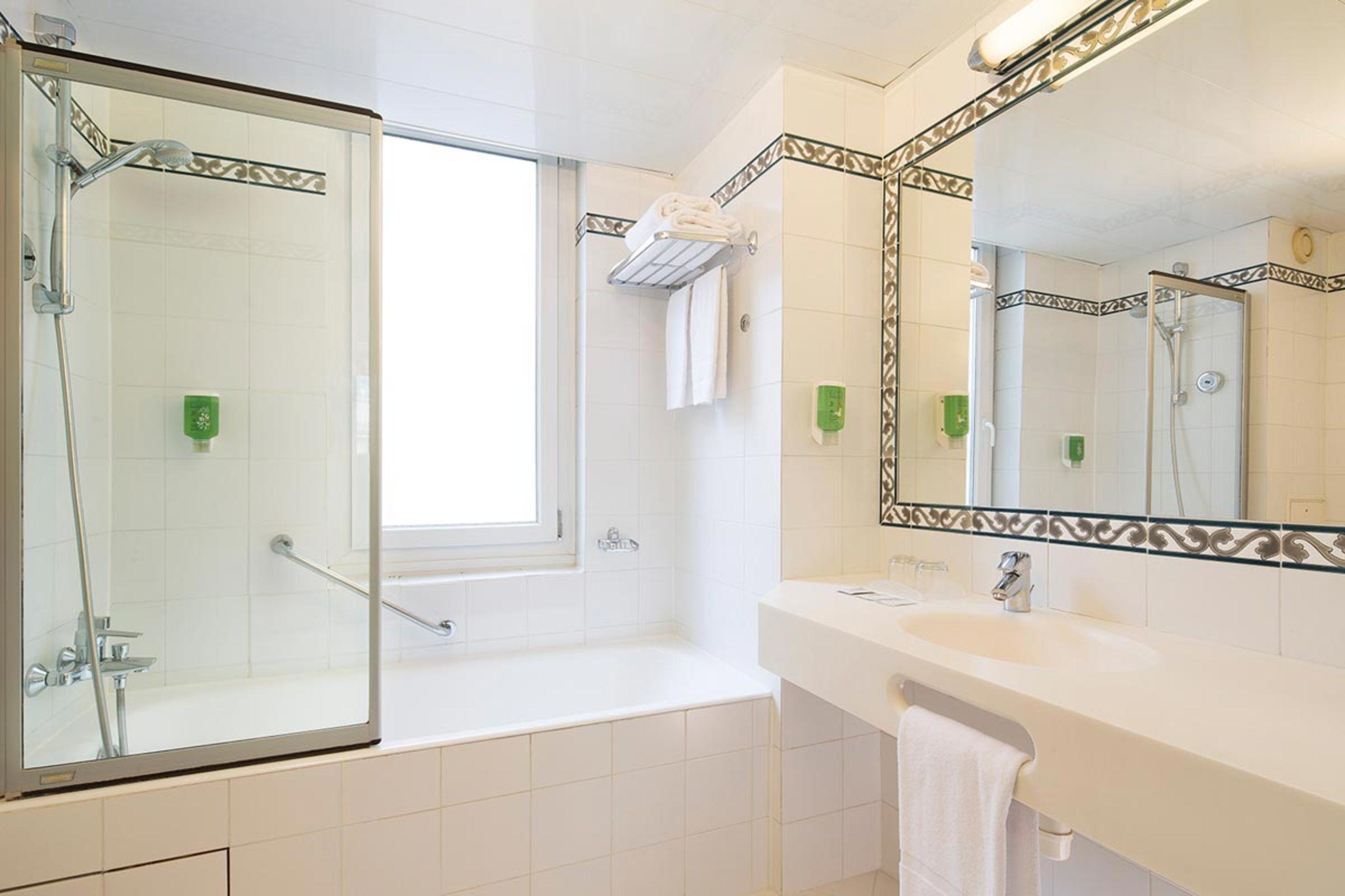 Raspail Montparnasse Hotel