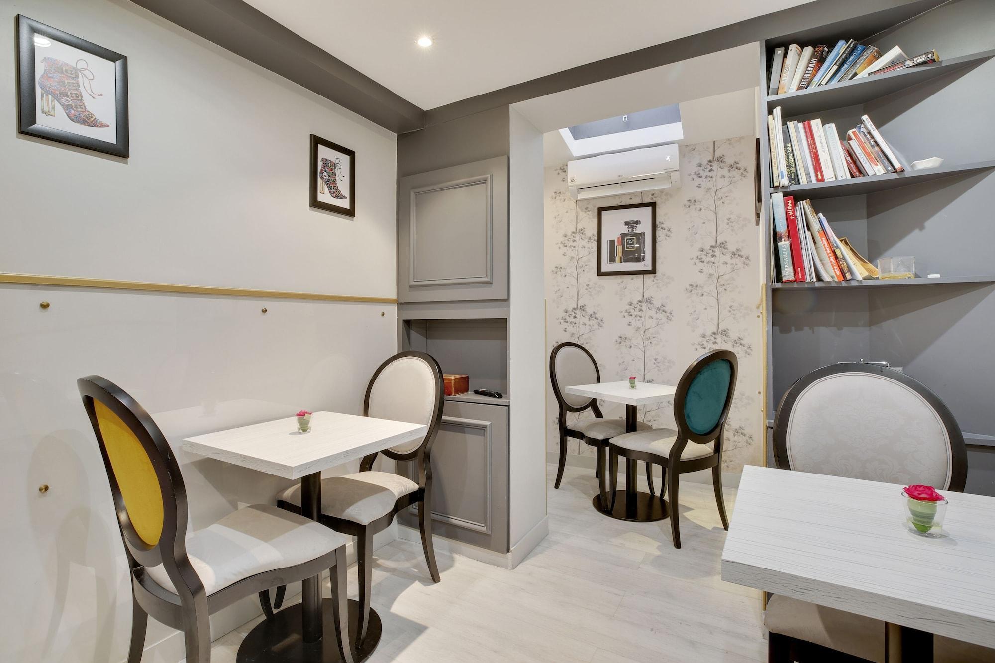 Hotel Riviera Elysees Parigi