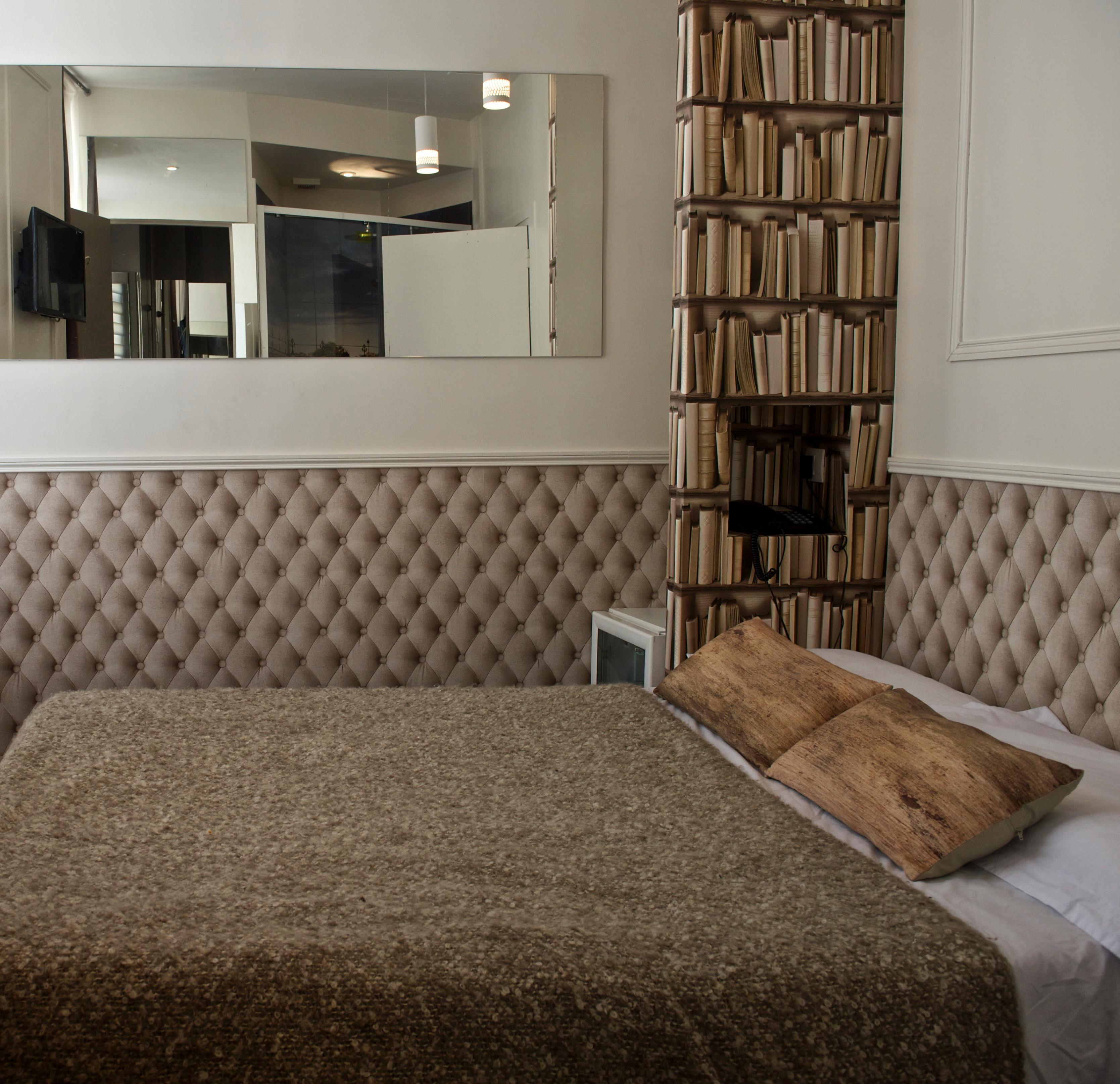 Petit Saint-honore Hotel 2*