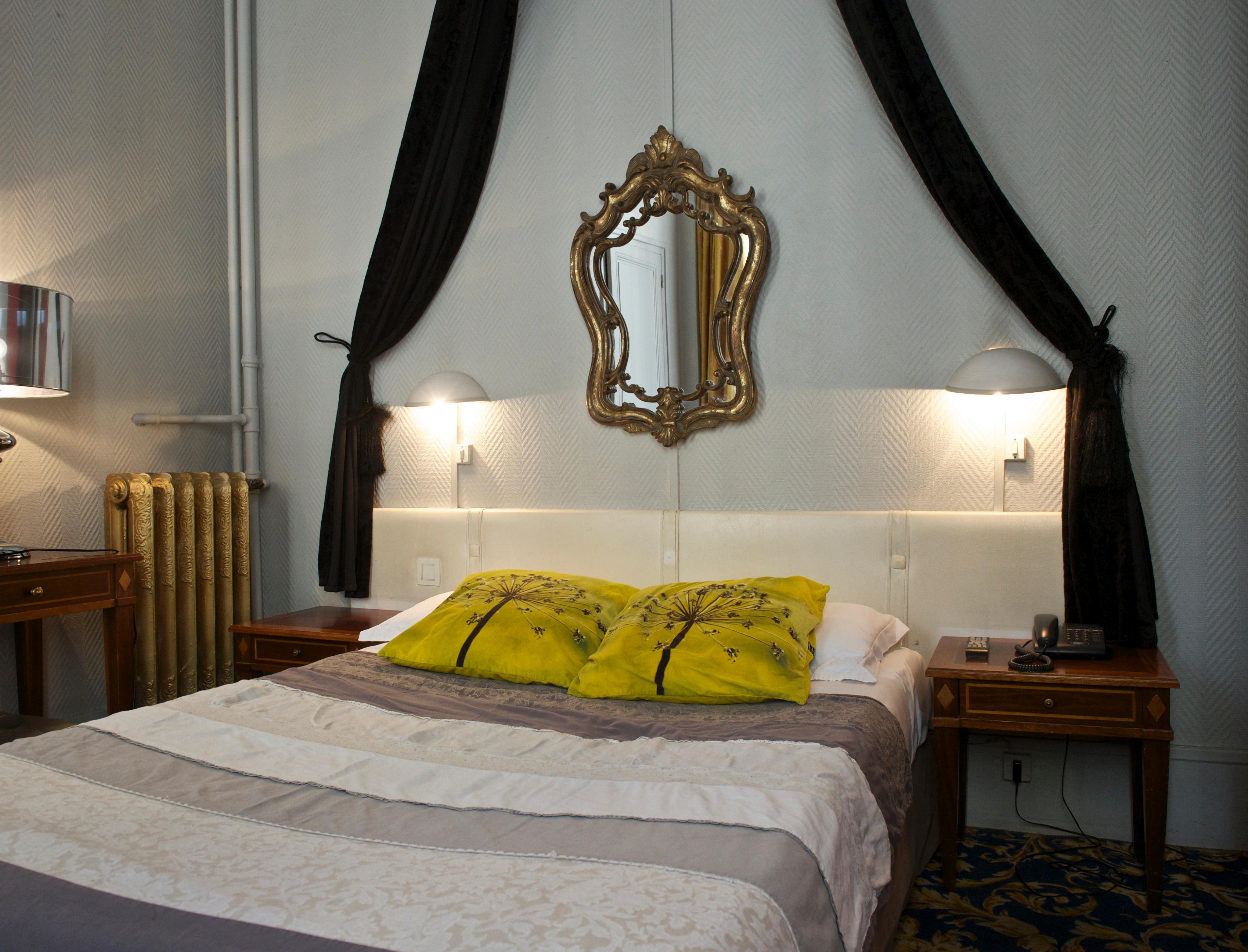 Hotel Petit Saint-honore Paris