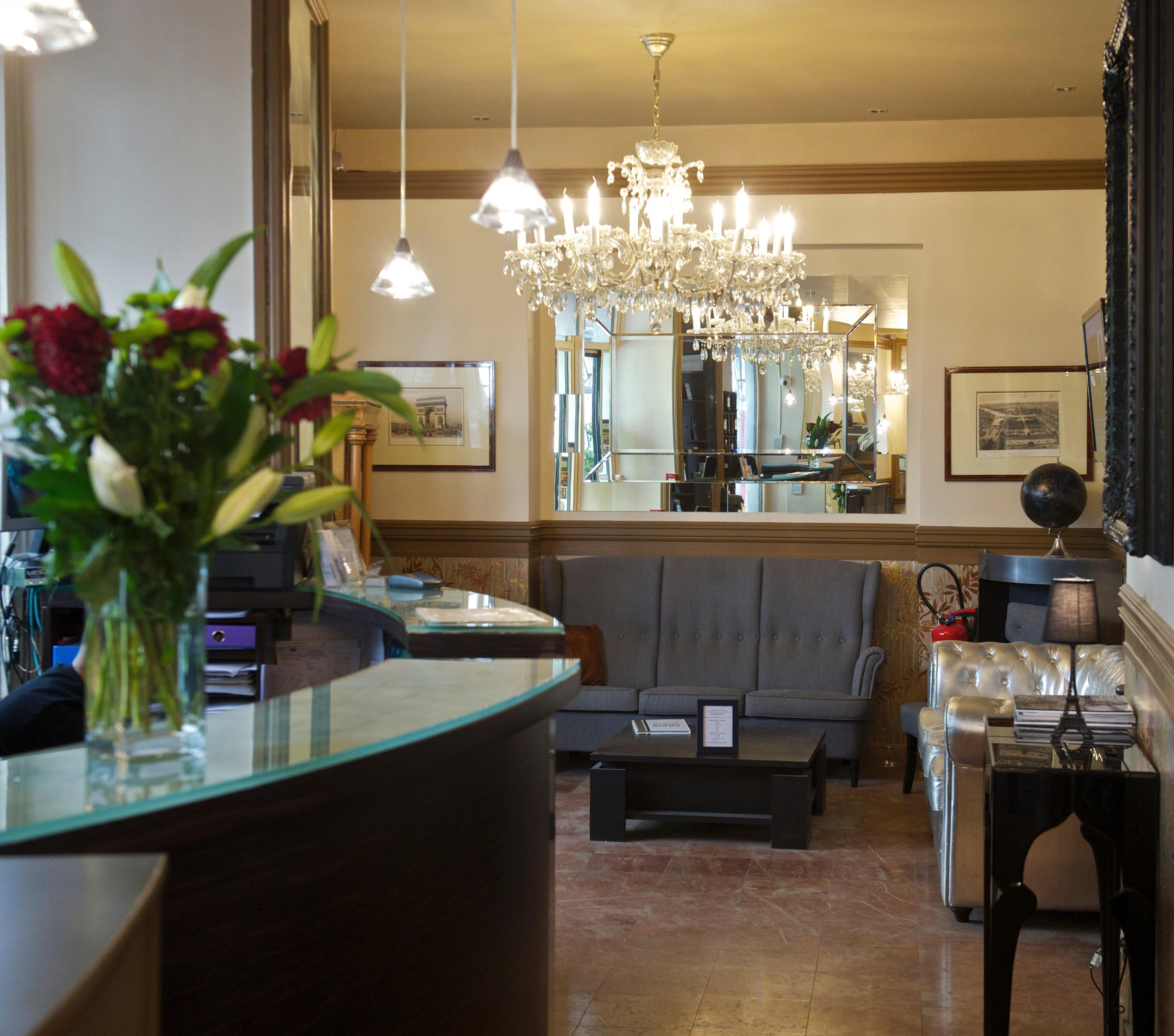 Hotel Petit Saint-honore 2*